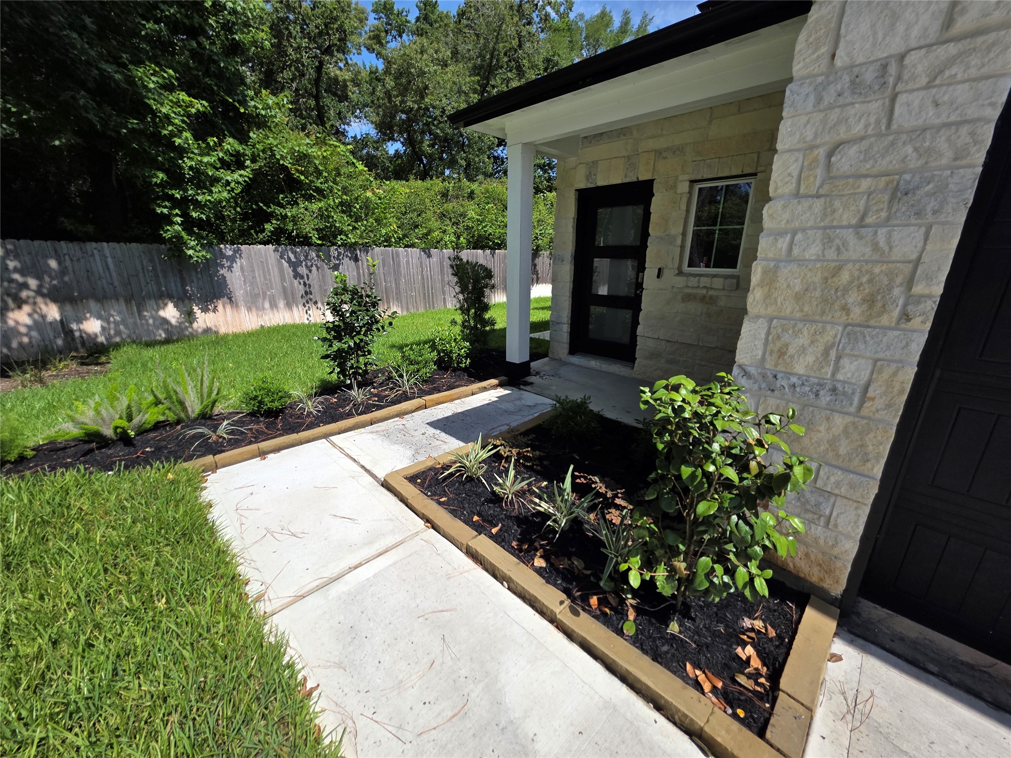 110 Elm Tree Circle Property Photo 3