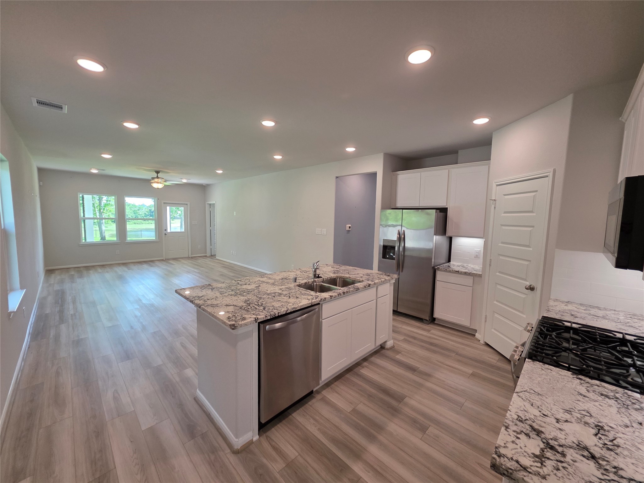110 Elm Tree Circle Property Photo 4