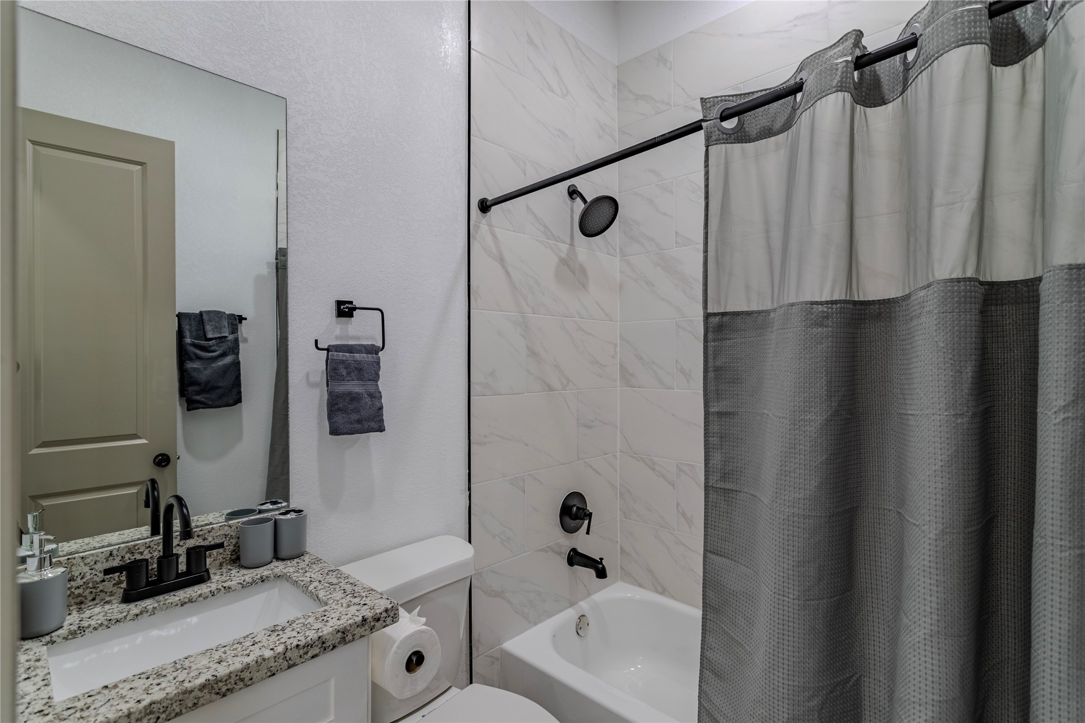 5901 Crest Court A Property Photo 16
