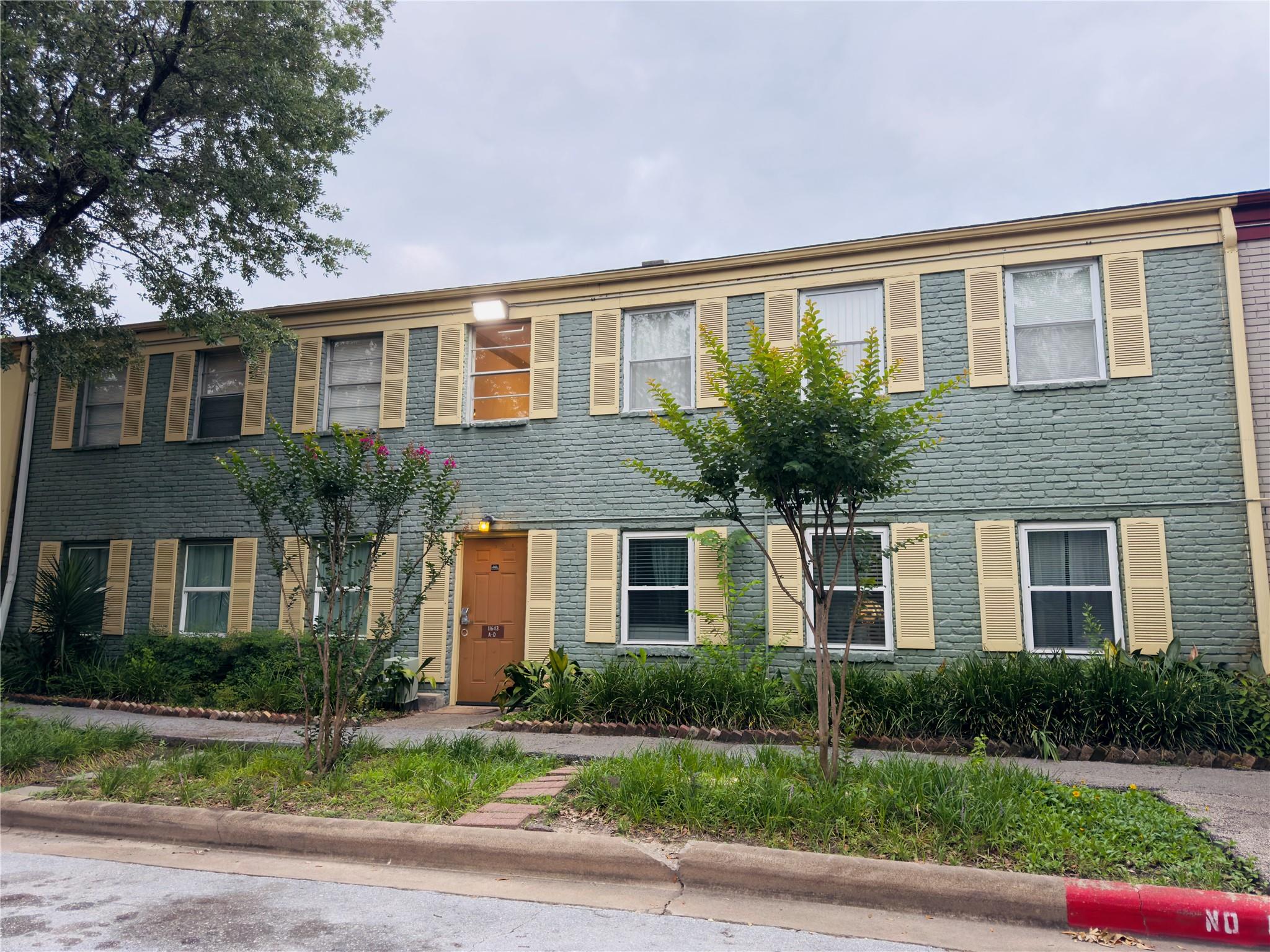 11643 Chimney Rock Road # B, Houston TX 77035 Property Photo 1