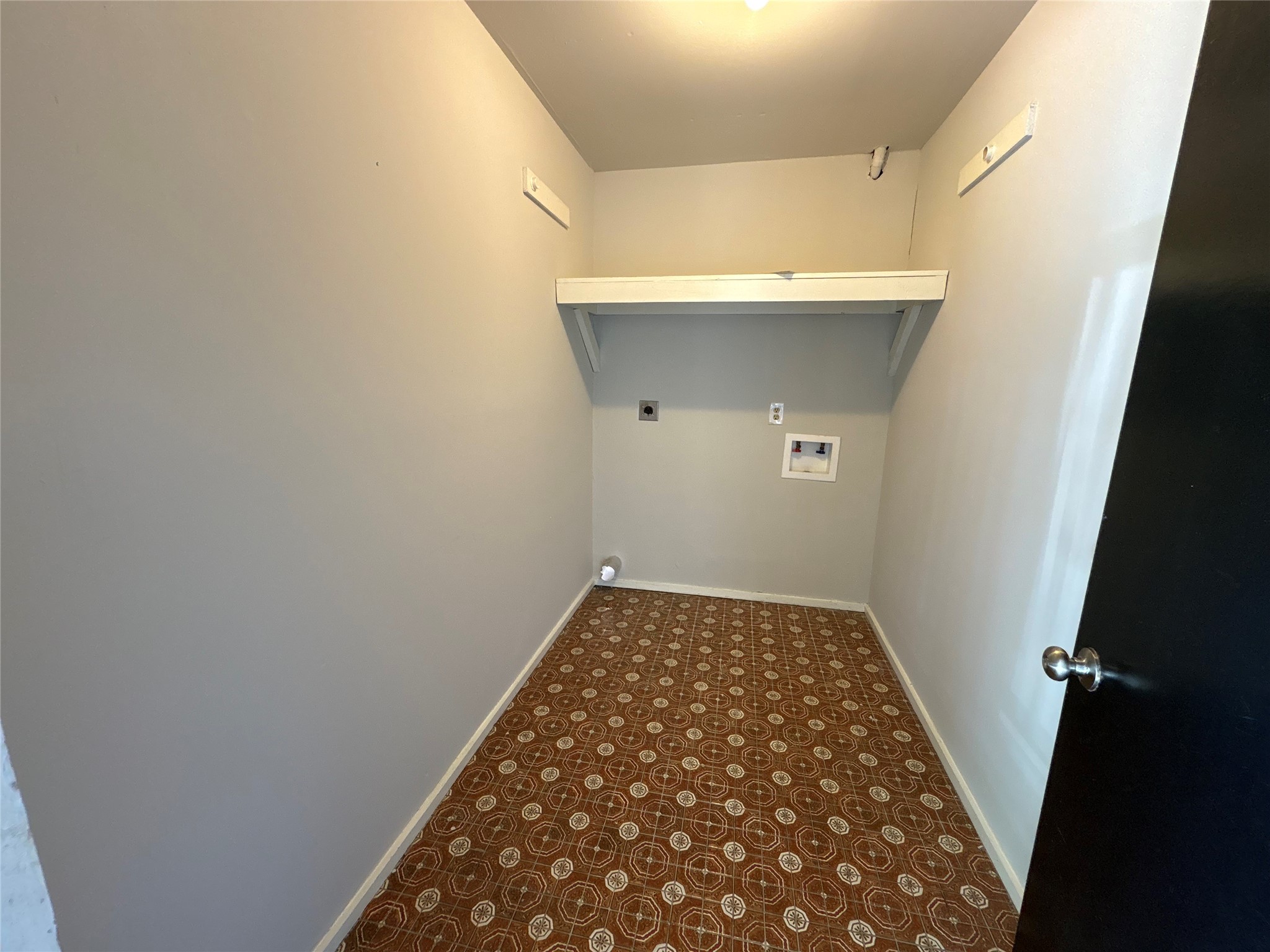 318 S Poplar Street 3 Property Photo 10