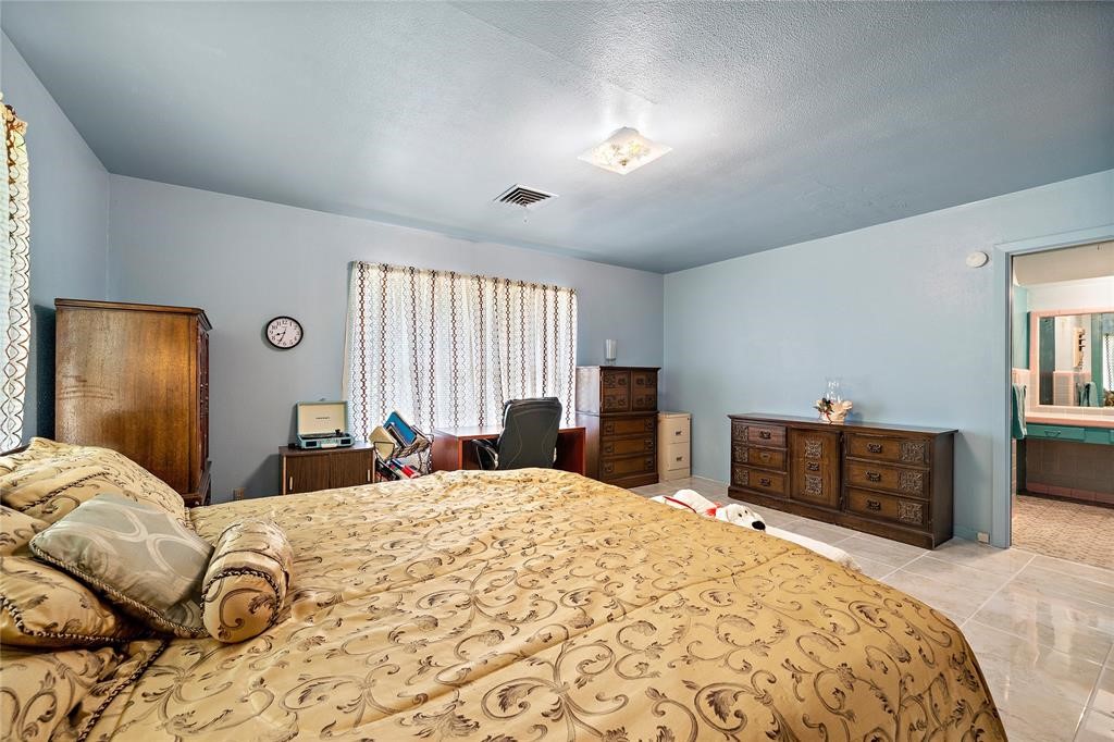 202 Avenue J Property Photo 10