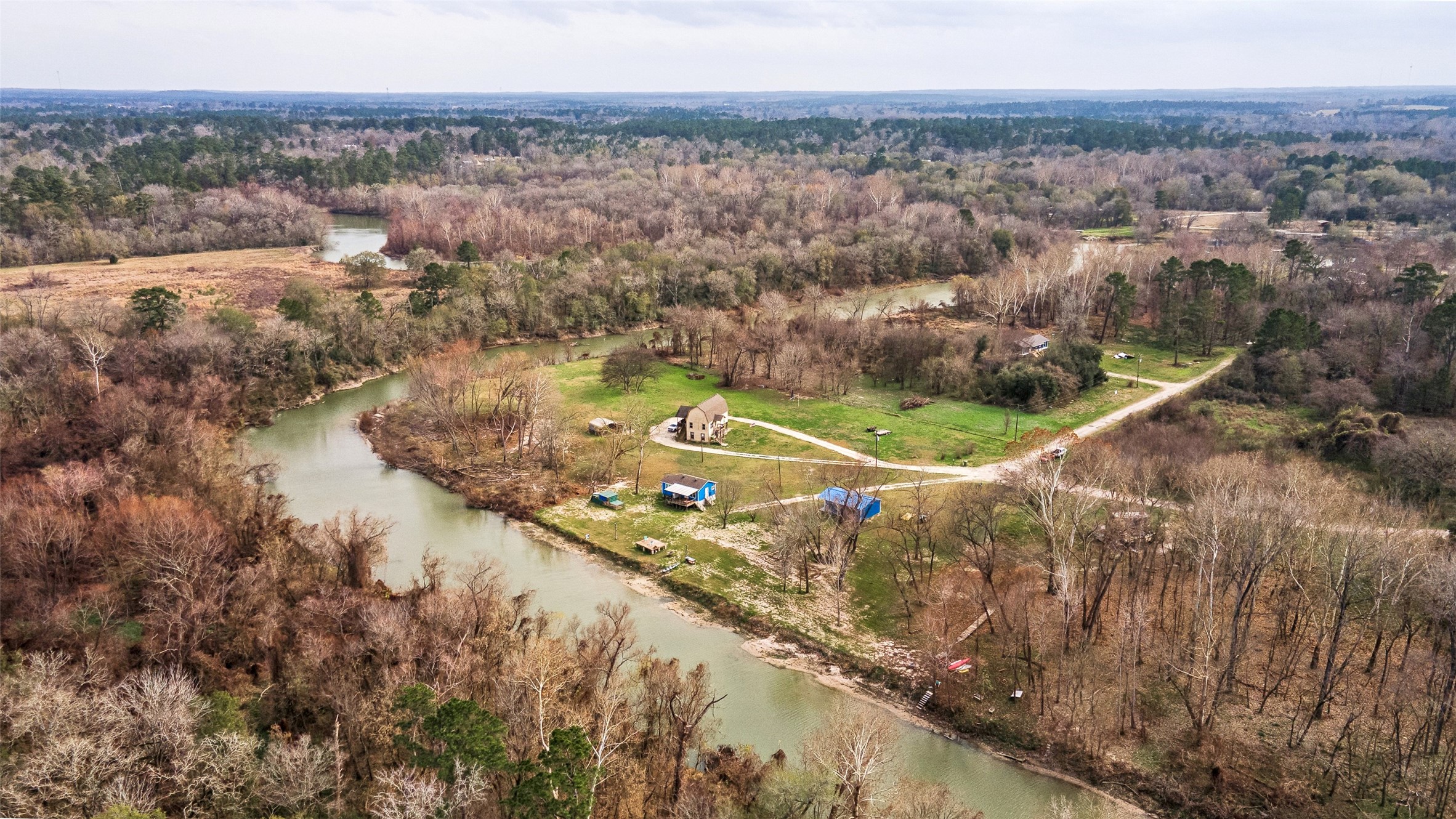 239 Fishermans Trail Property Photo 4