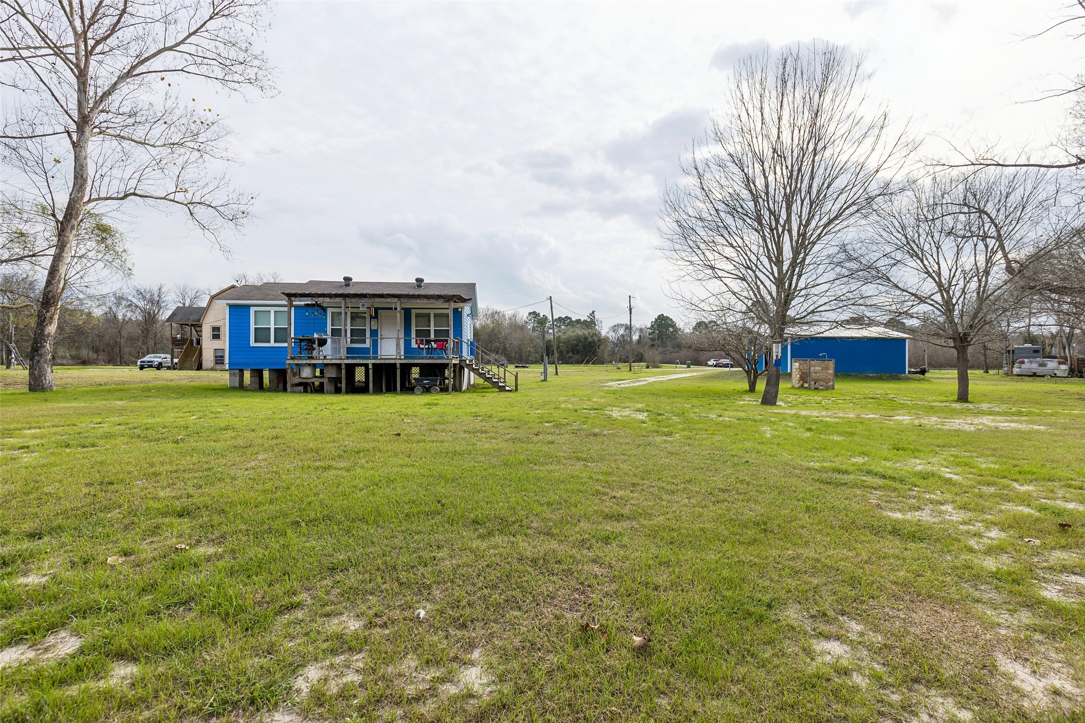 239 Fishermans Trail Property Photo 5