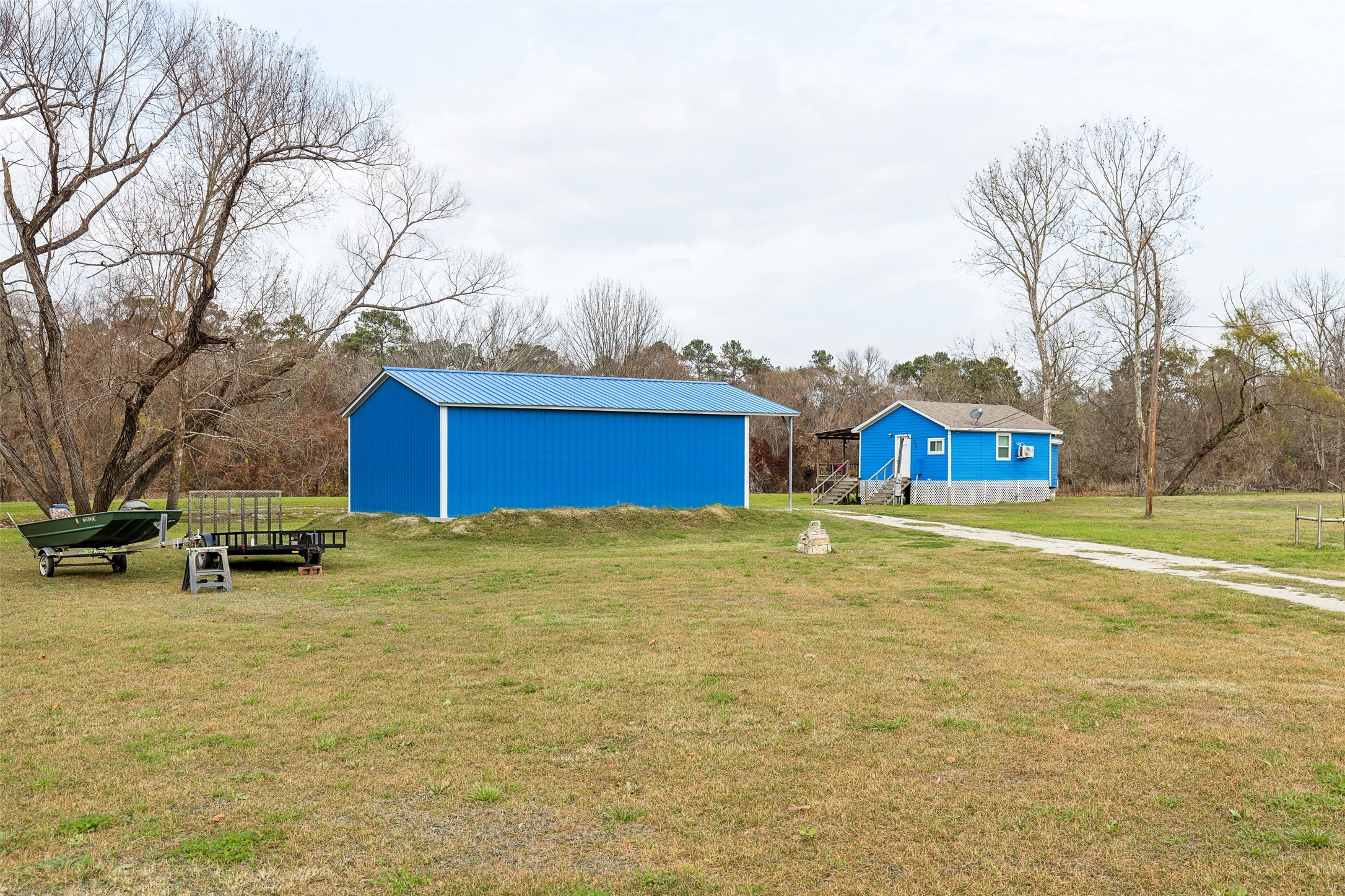 239 Fishermans Trail Property Photo 6