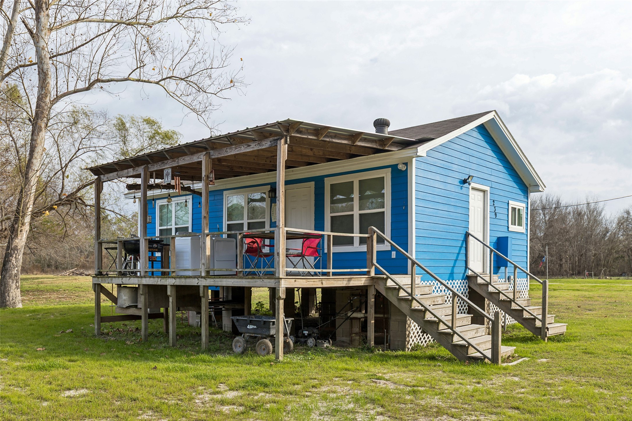 239 Fishermans Trail Property Photo 7