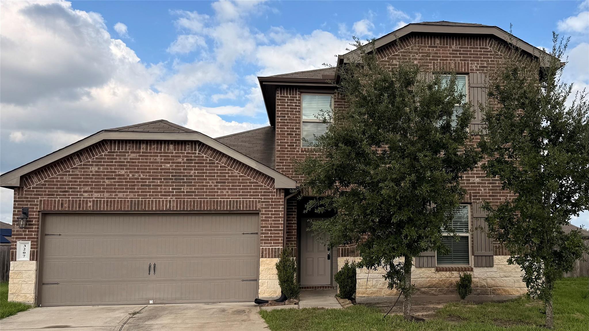 3207 Sumac Drive Property Photo 1
