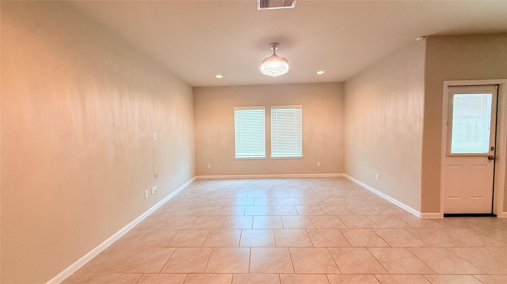 3207 Sumac Drive Property Photo 4