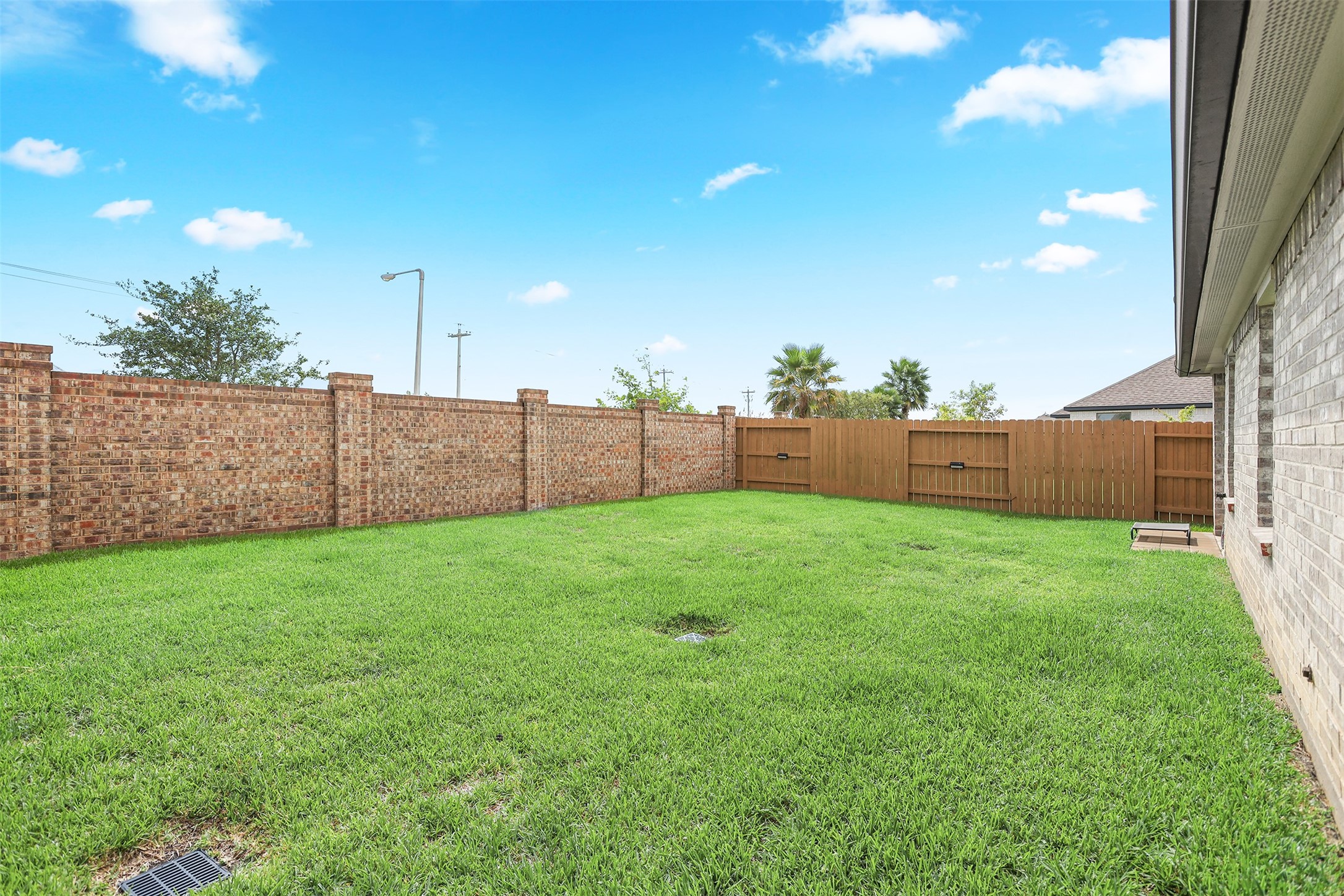 2612 Golden Palms Lane Property Photo 29