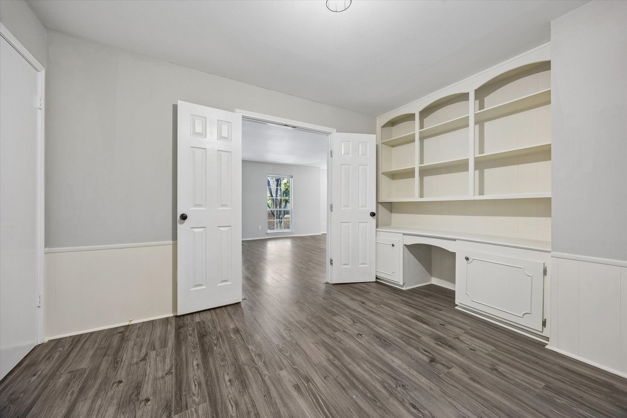 357 N Post Oak Lane 203 Property Photo 12