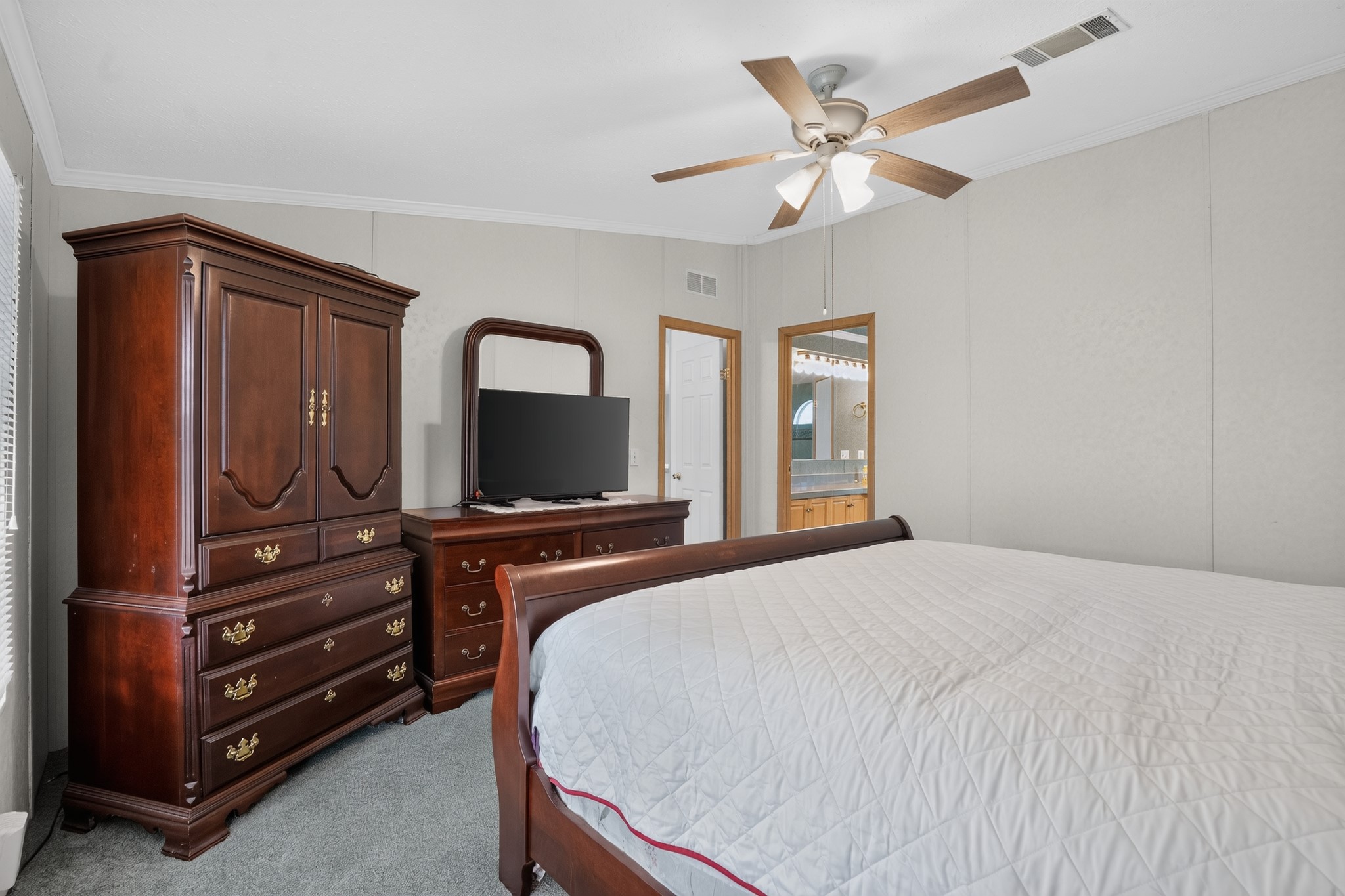 113 Butternut Property Photo 11