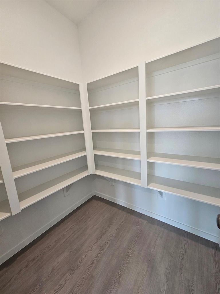 16072 Tallis Drive Property Photo 8