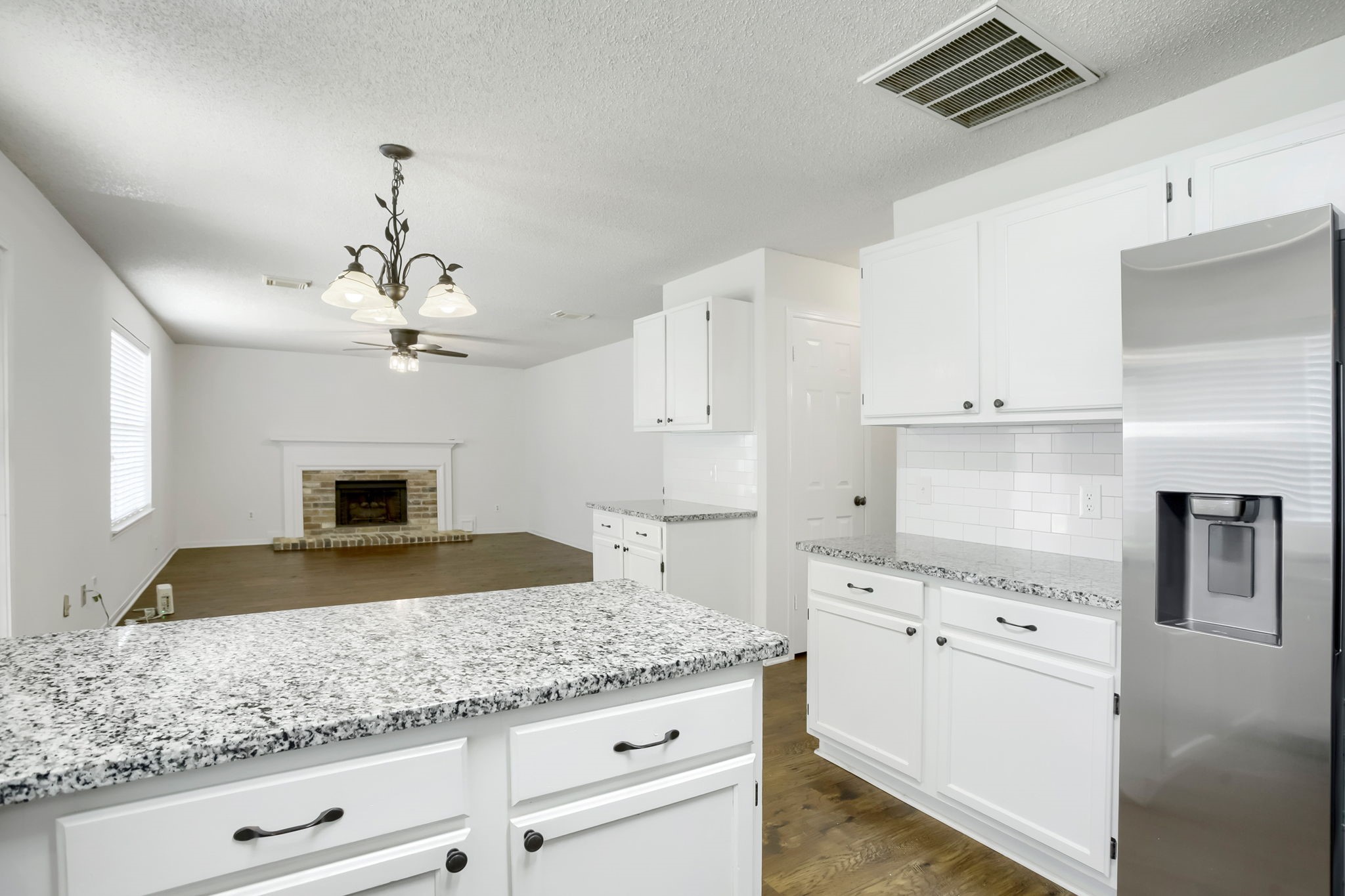 10115 Wayward Wind Lane Property Photo 6
