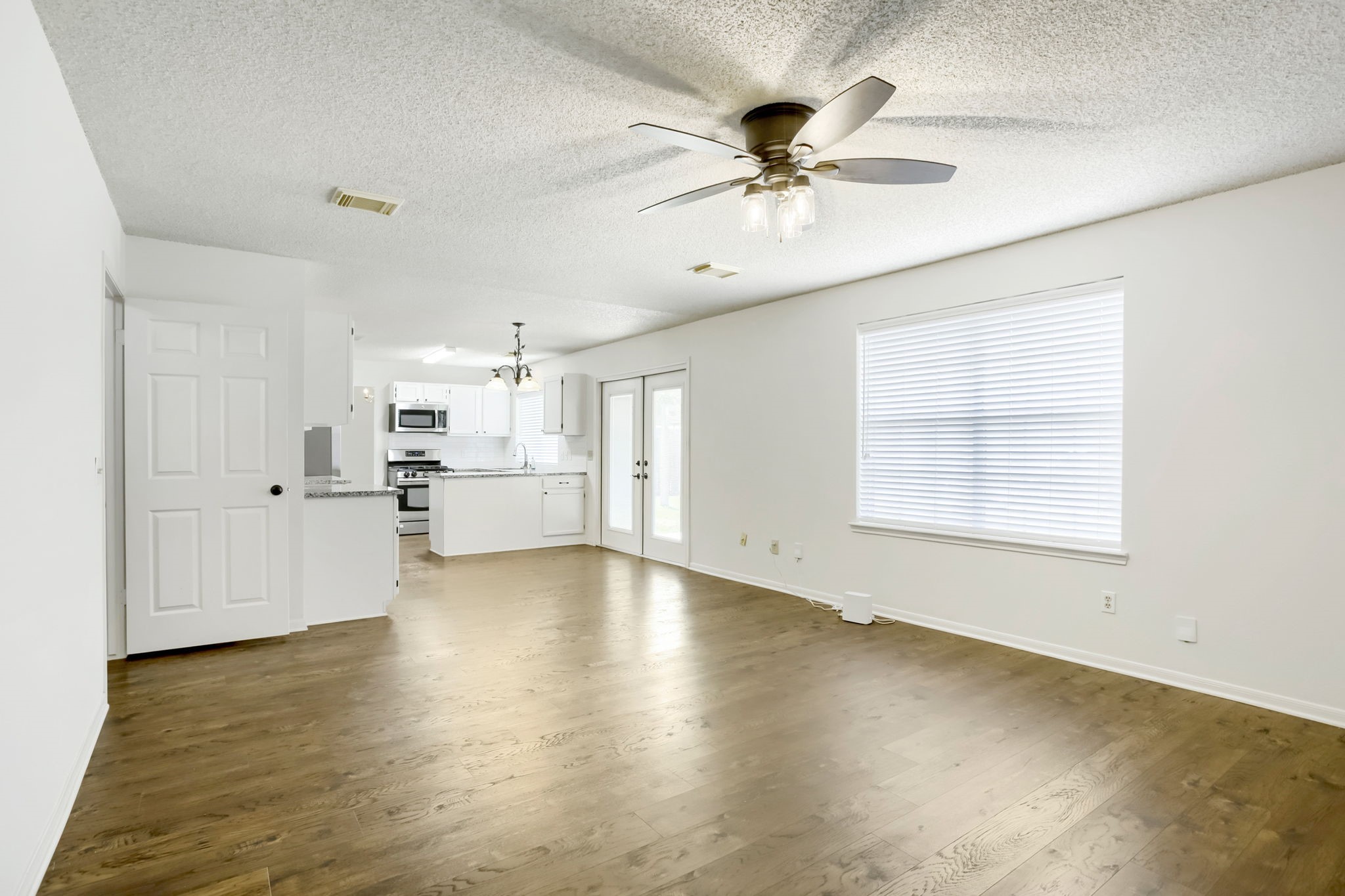 10115 Wayward Wind Lane Property Photo 9