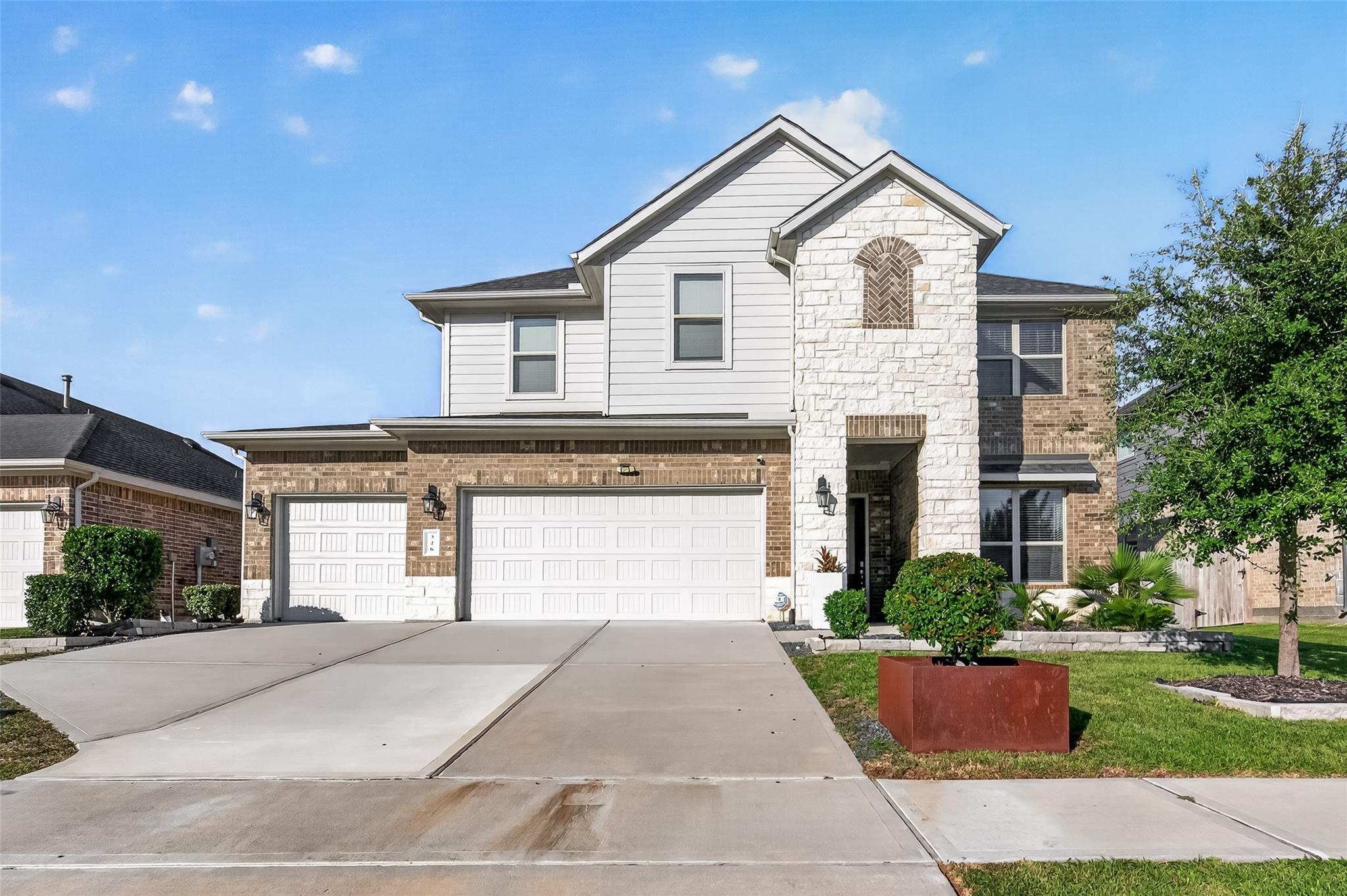 326 Westlake Terrace Drive, Conroe Tx 77304 Property Photo 1