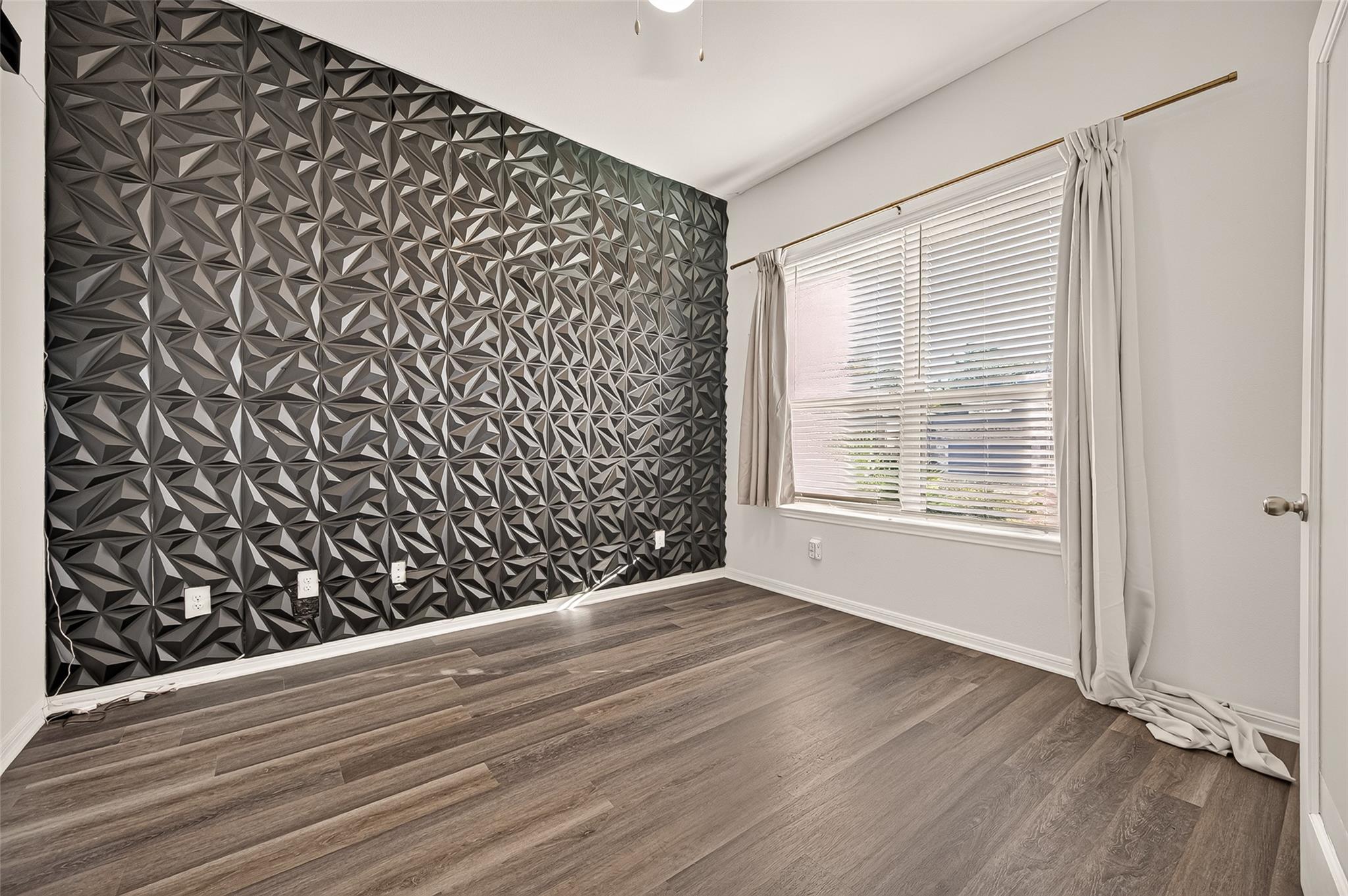 326 Westlake Terrace Drive, Conroe Tx 77304 Property Photo 6
