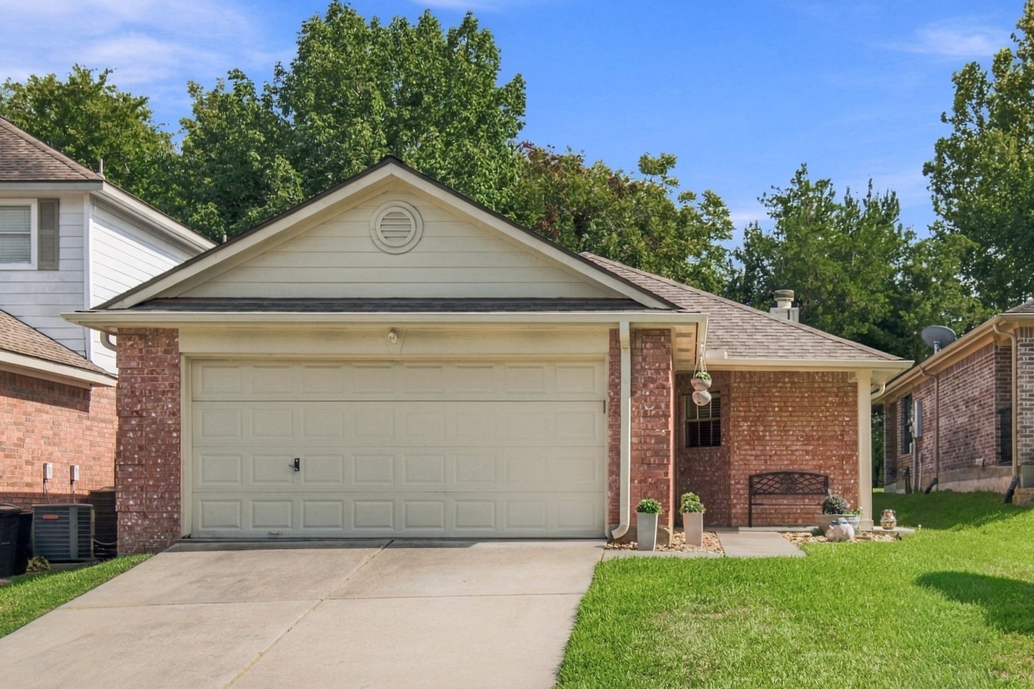 117 Harbour Town Circle Property Photo 1