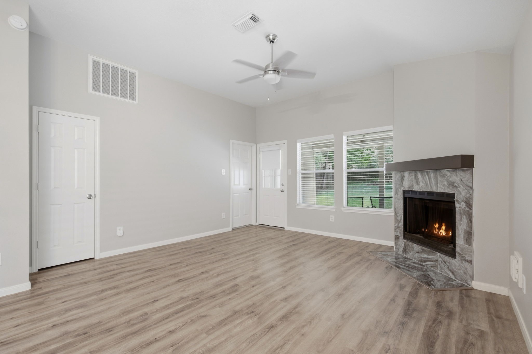 117 Harbour Town Circle Property Photo 5