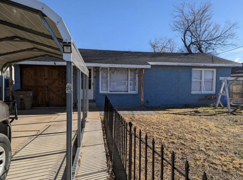 3128 Travis Street Property Photo 1