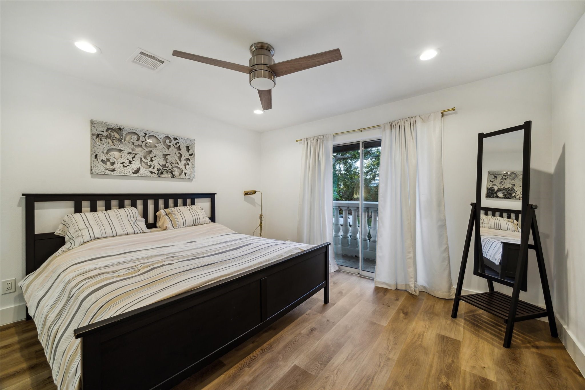6321 Deerwood Road Property Photo 15