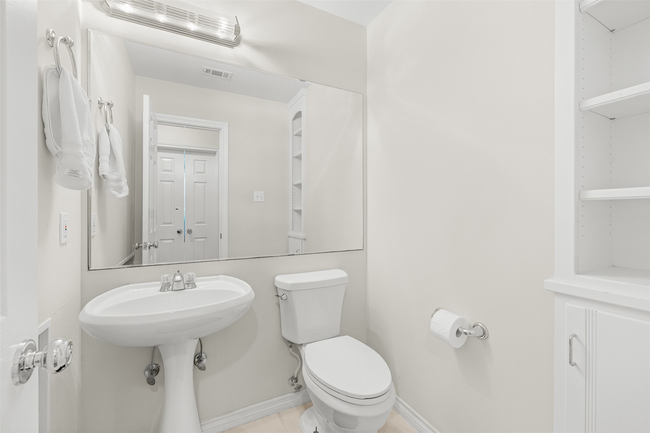 328 Landsburg Lane Property Photo 27