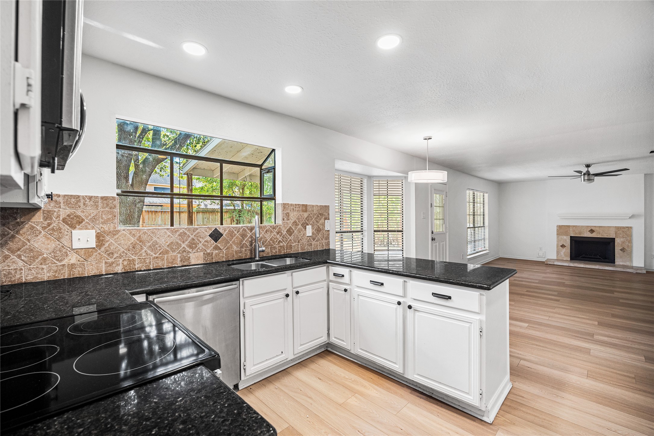 3806 Forest Village Drive Property Photo 10
