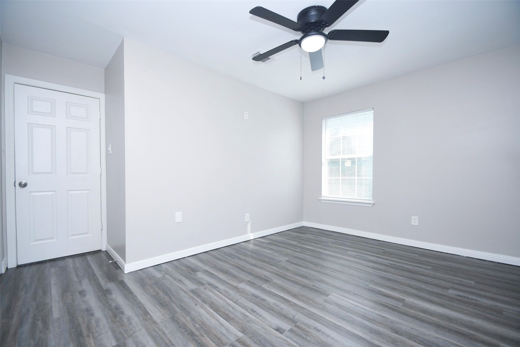 5215 Myrtlewood Street Property Photo 13