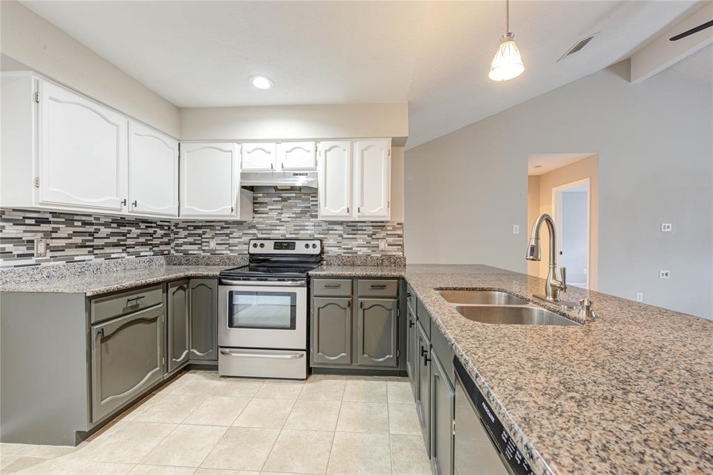 2311 Pepperweed Drive Property Photo 16