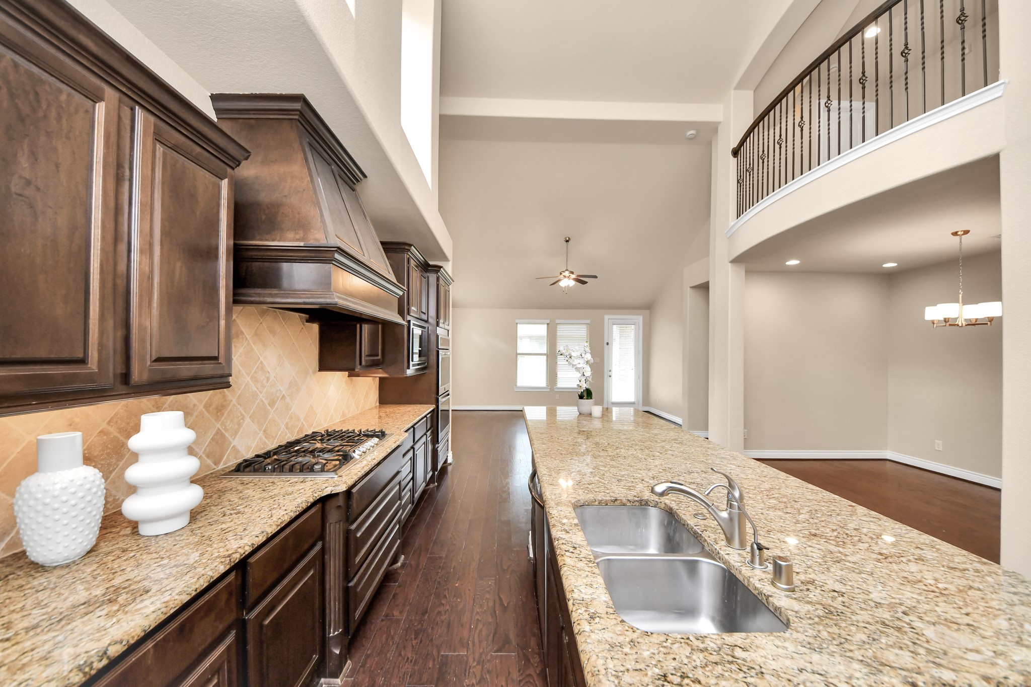 24219 Peralta Glen Lane Property Photo 13