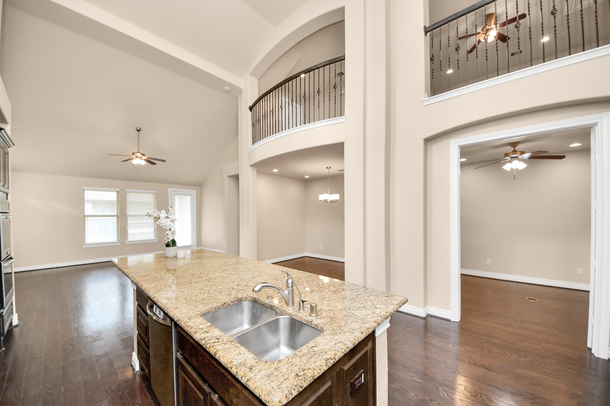 24219 Peralta Glen Lane Property Photo 14