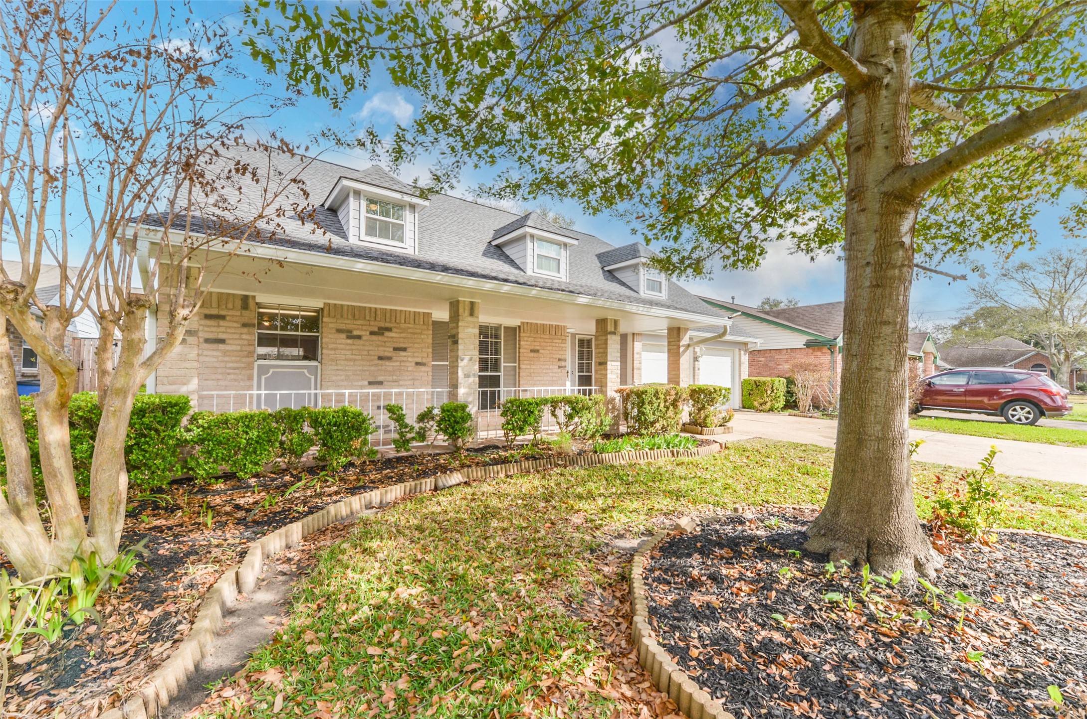 16606 Burlcreek Property Photo 1