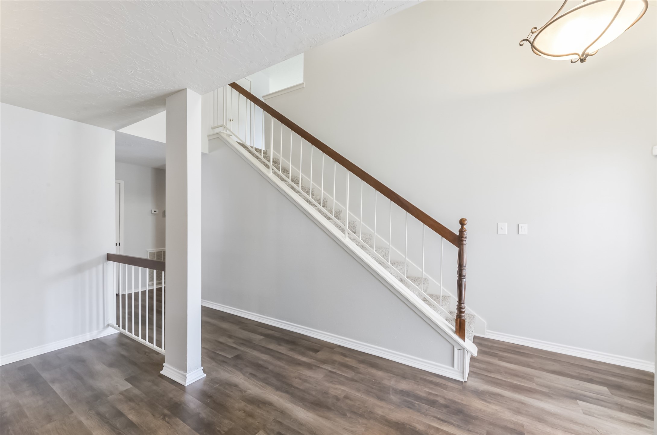 16606 Burlcreek Property Photo 6