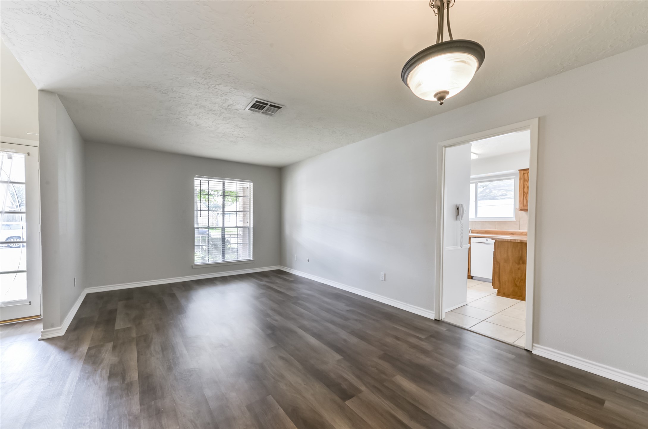 16606 Burlcreek Property Photo 7