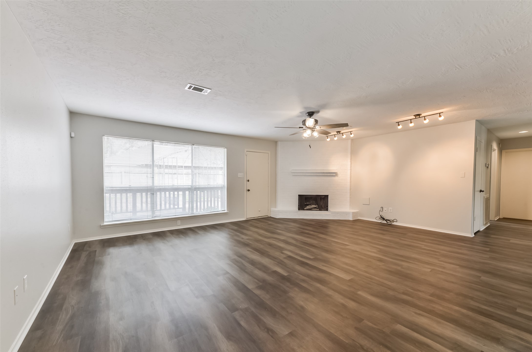 16606 Burlcreek Property Photo 9