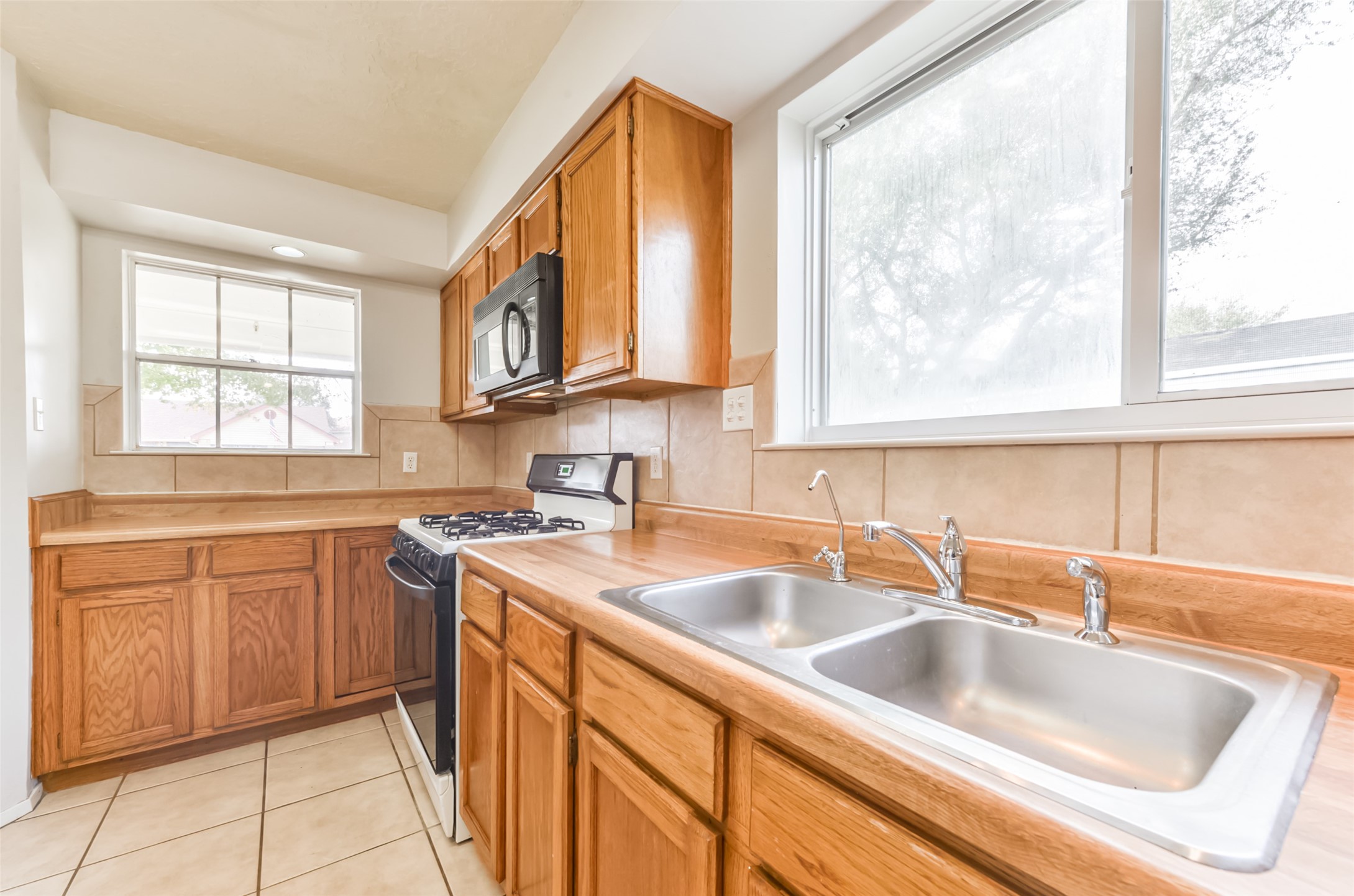 16606 Burlcreek Property Photo 14
