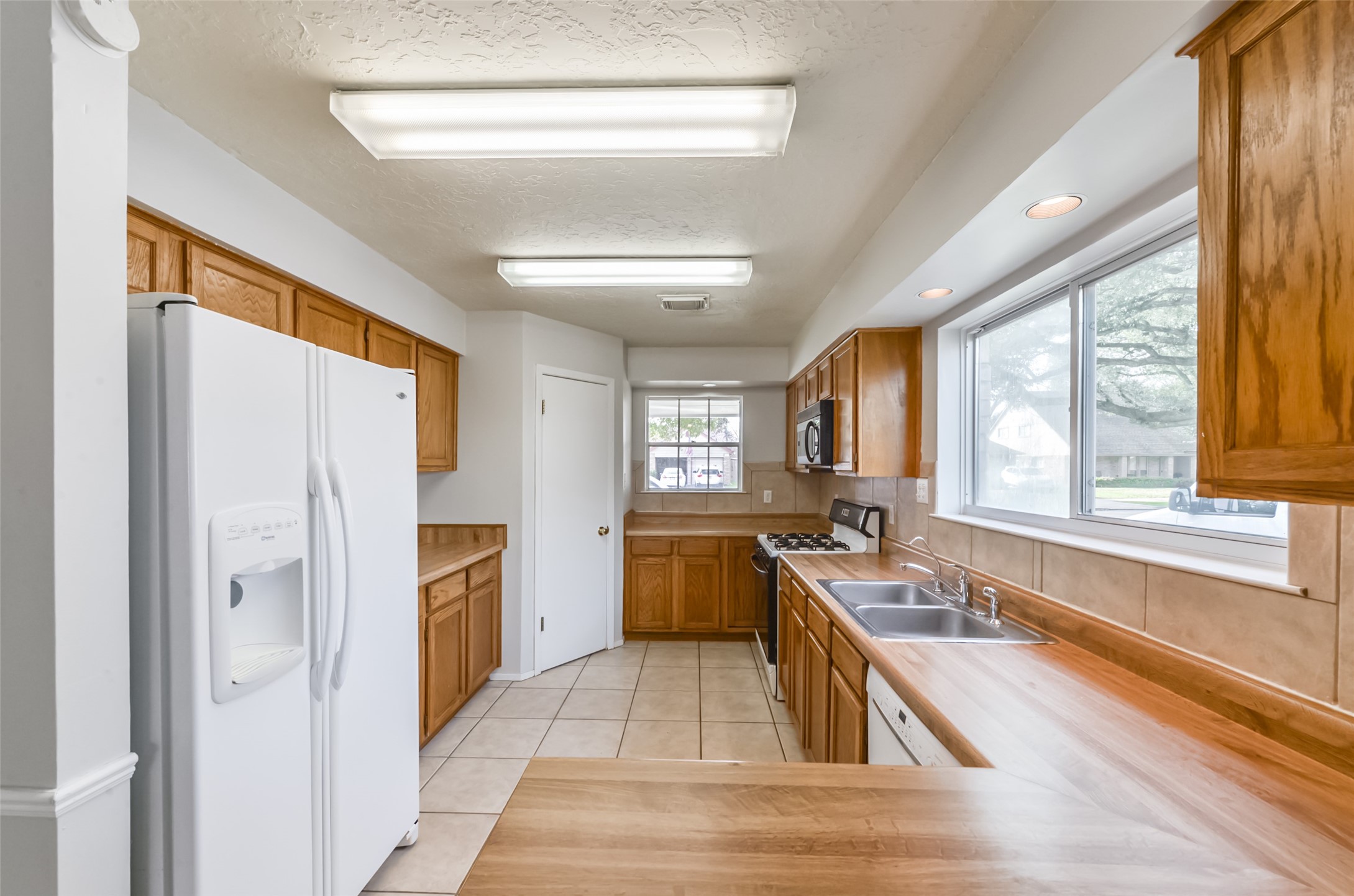 16606 Burlcreek Property Photo 16