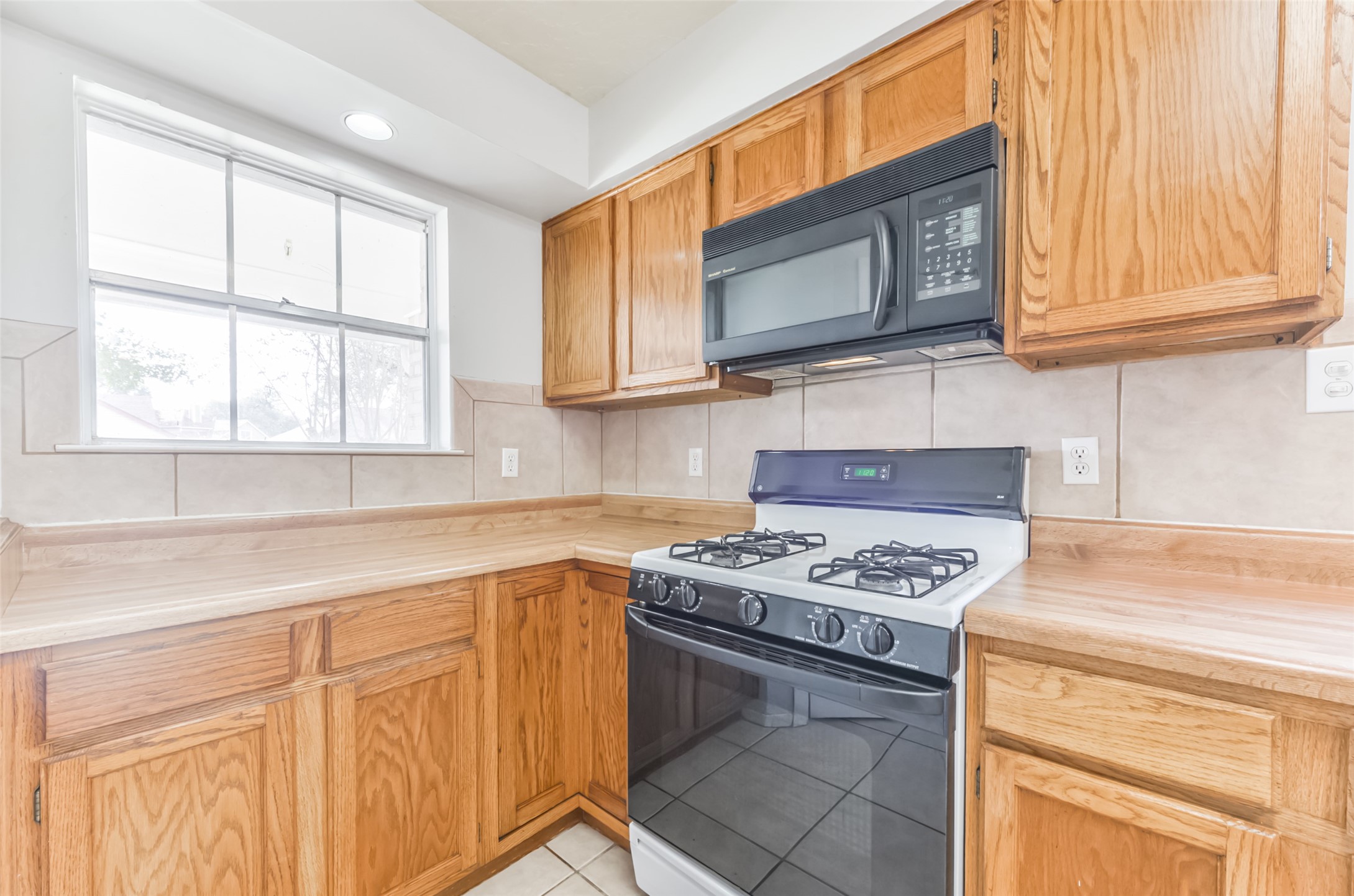 16606 Burlcreek Property Photo 19