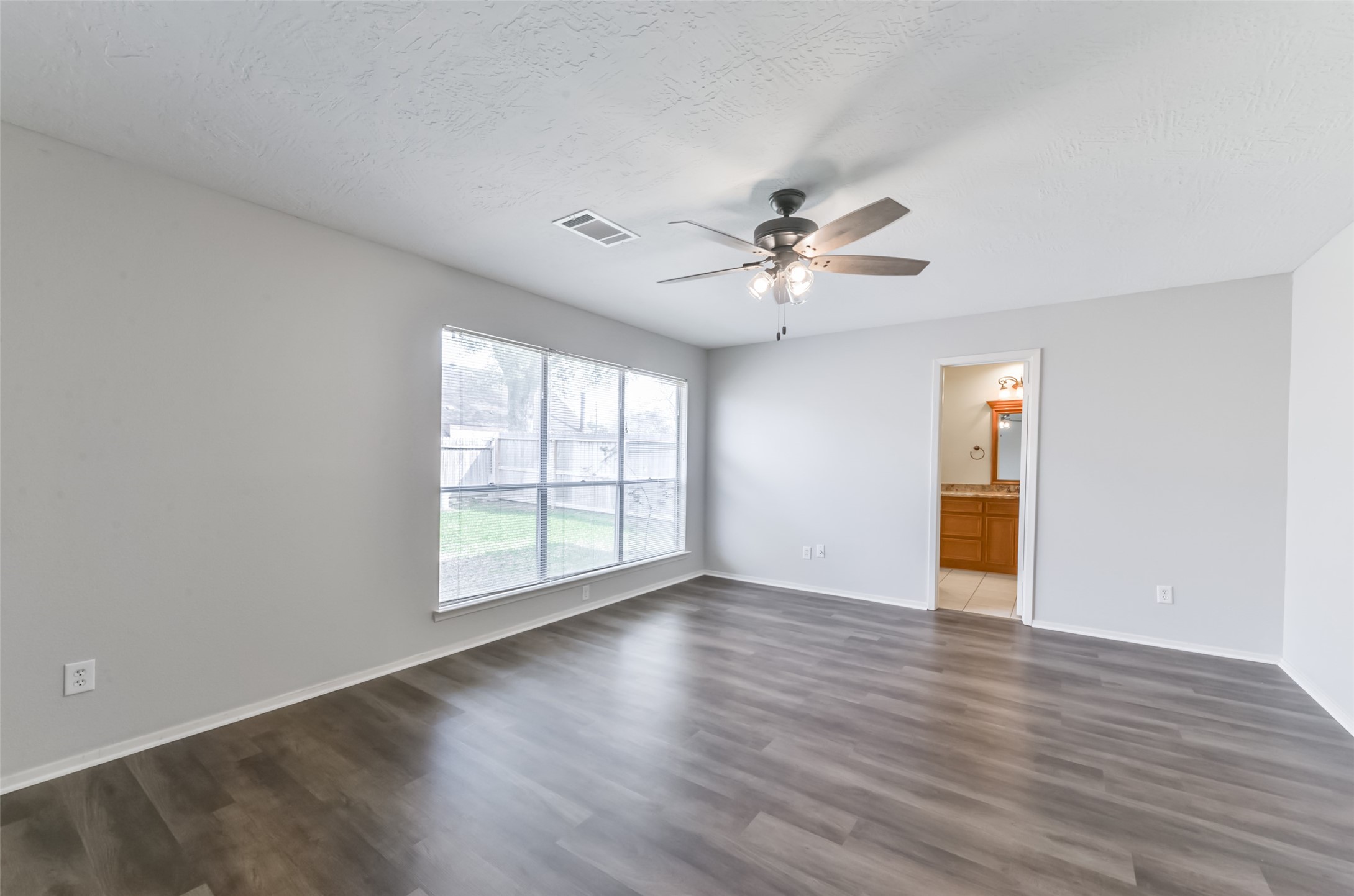 16606 Burlcreek Property Photo 21