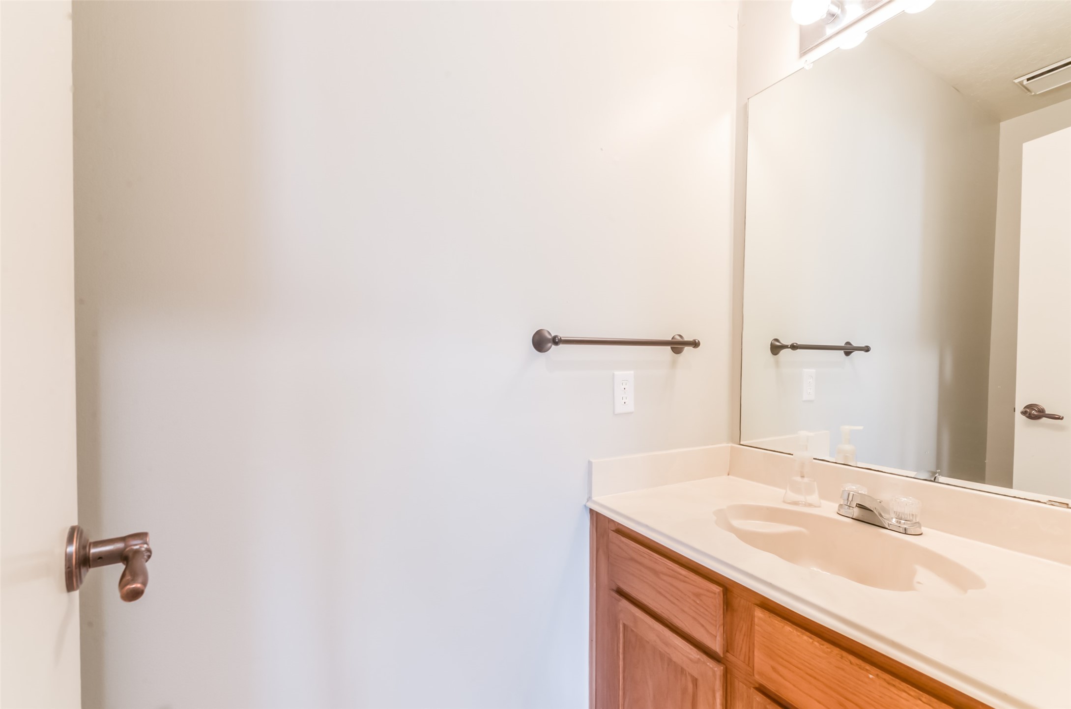16606 Burlcreek Property Photo 23
