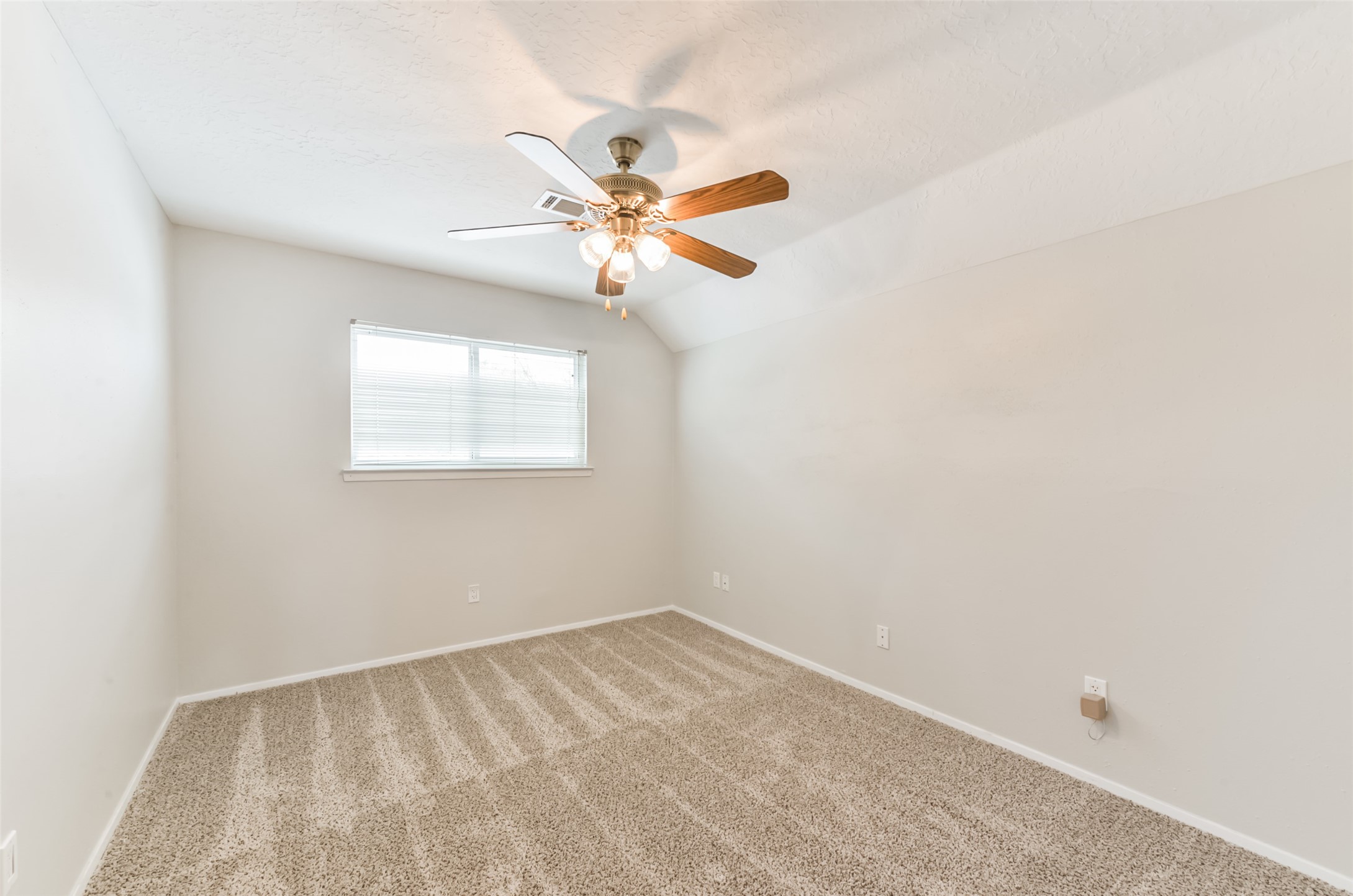 16606 Burlcreek Property Photo 27