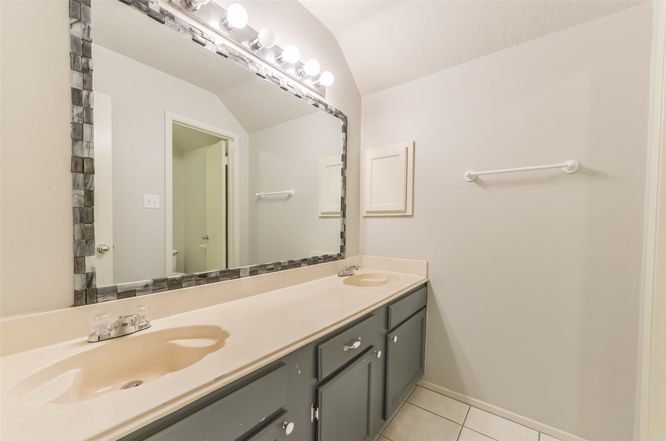 16606 Burlcreek Property Photo 28