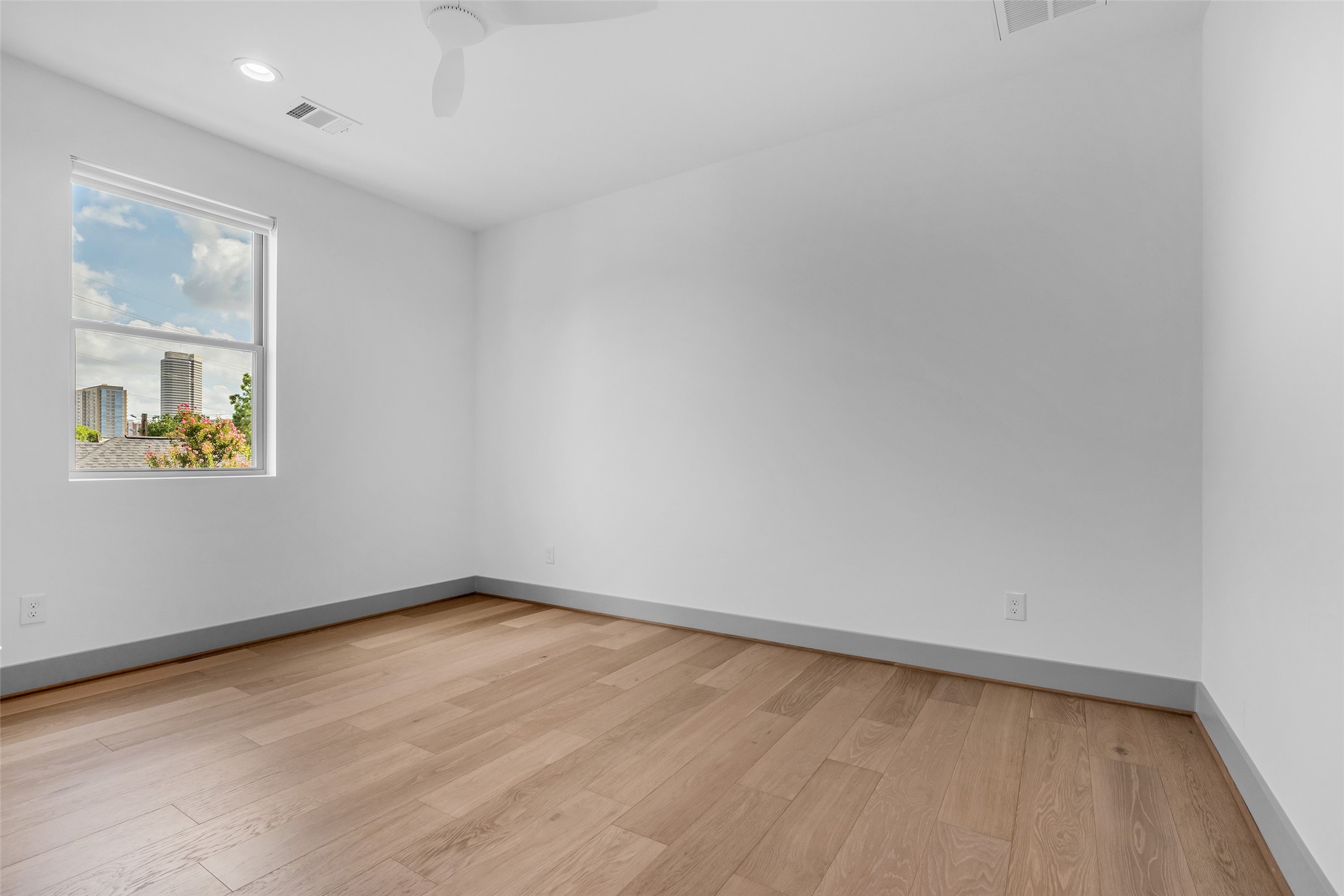 1724 Ridgewood St Property Photo 31