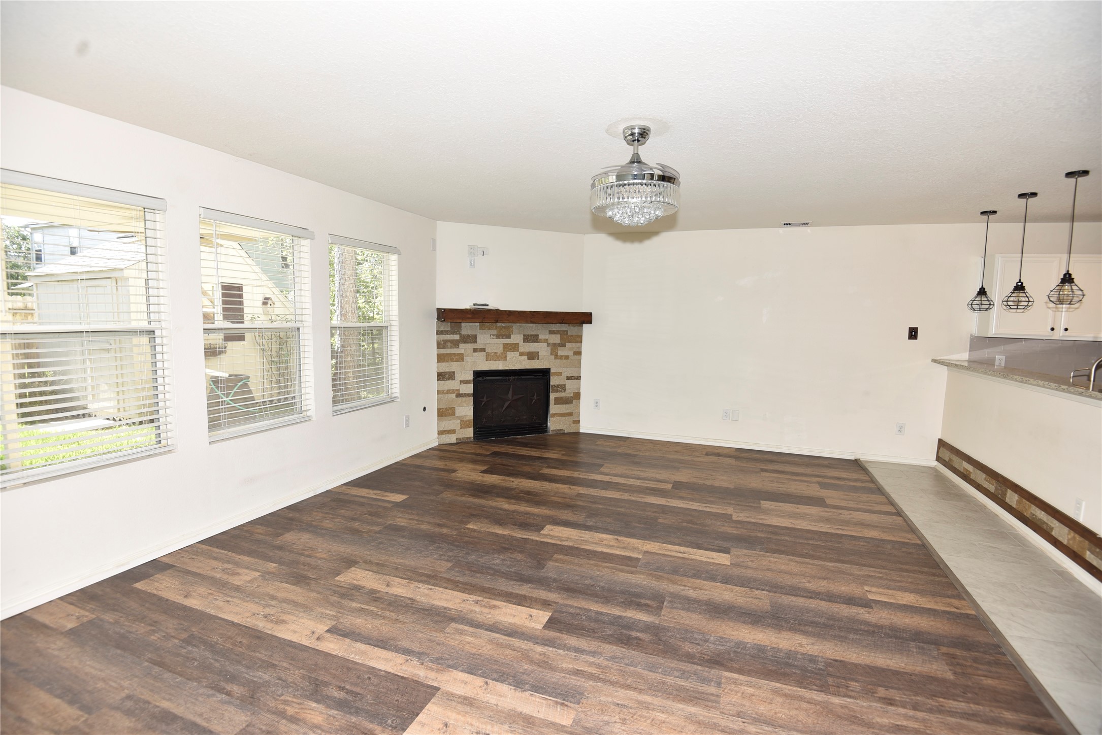 16868 Greenhouse Street Property Photo 8