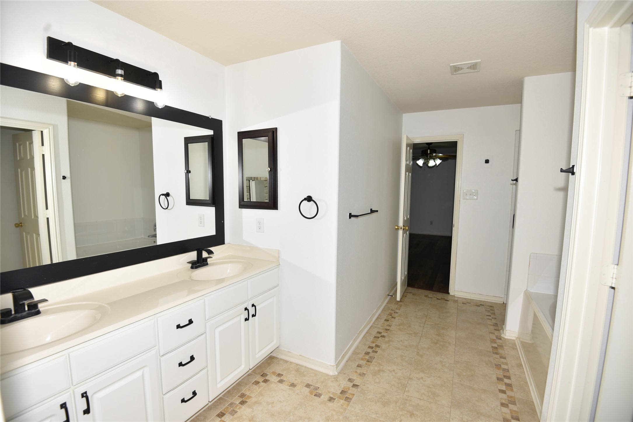16868 Greenhouse Street Property Photo 17