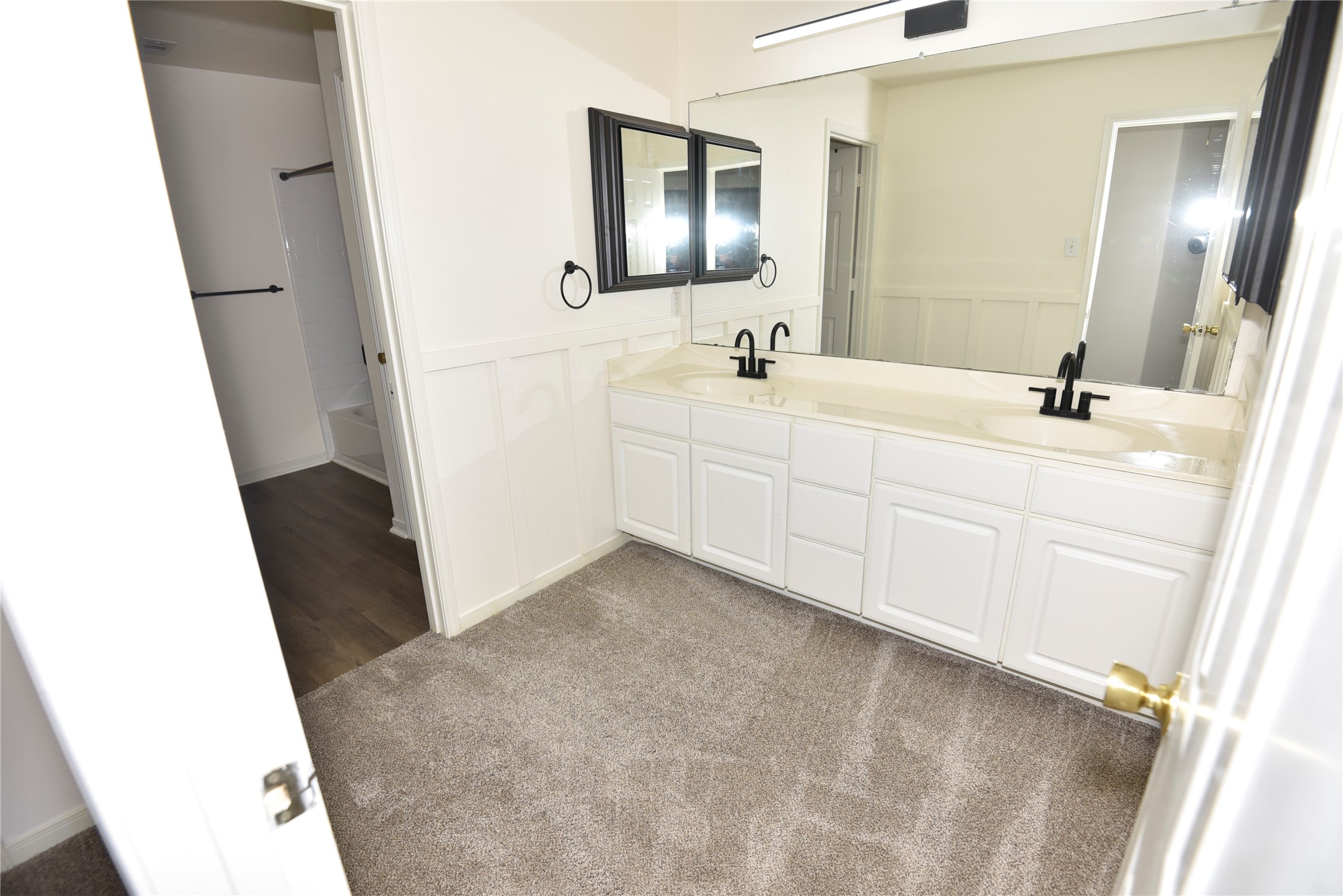 16868 Greenhouse Street Property Photo 32