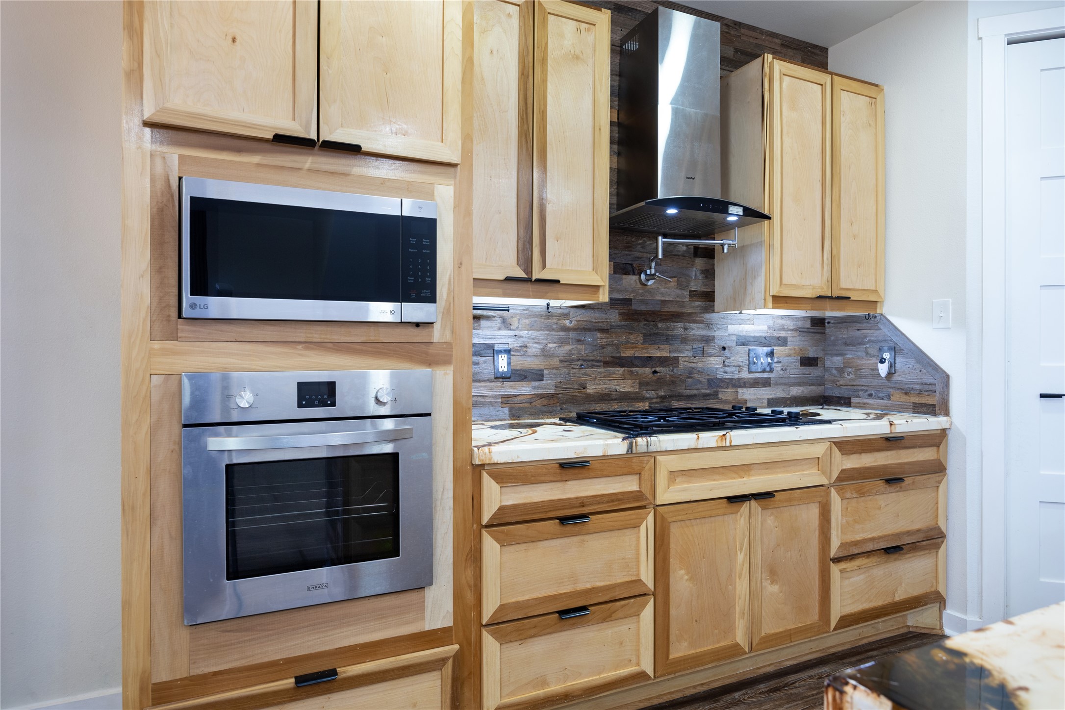 10930 Exeter Street A Property Photo 6