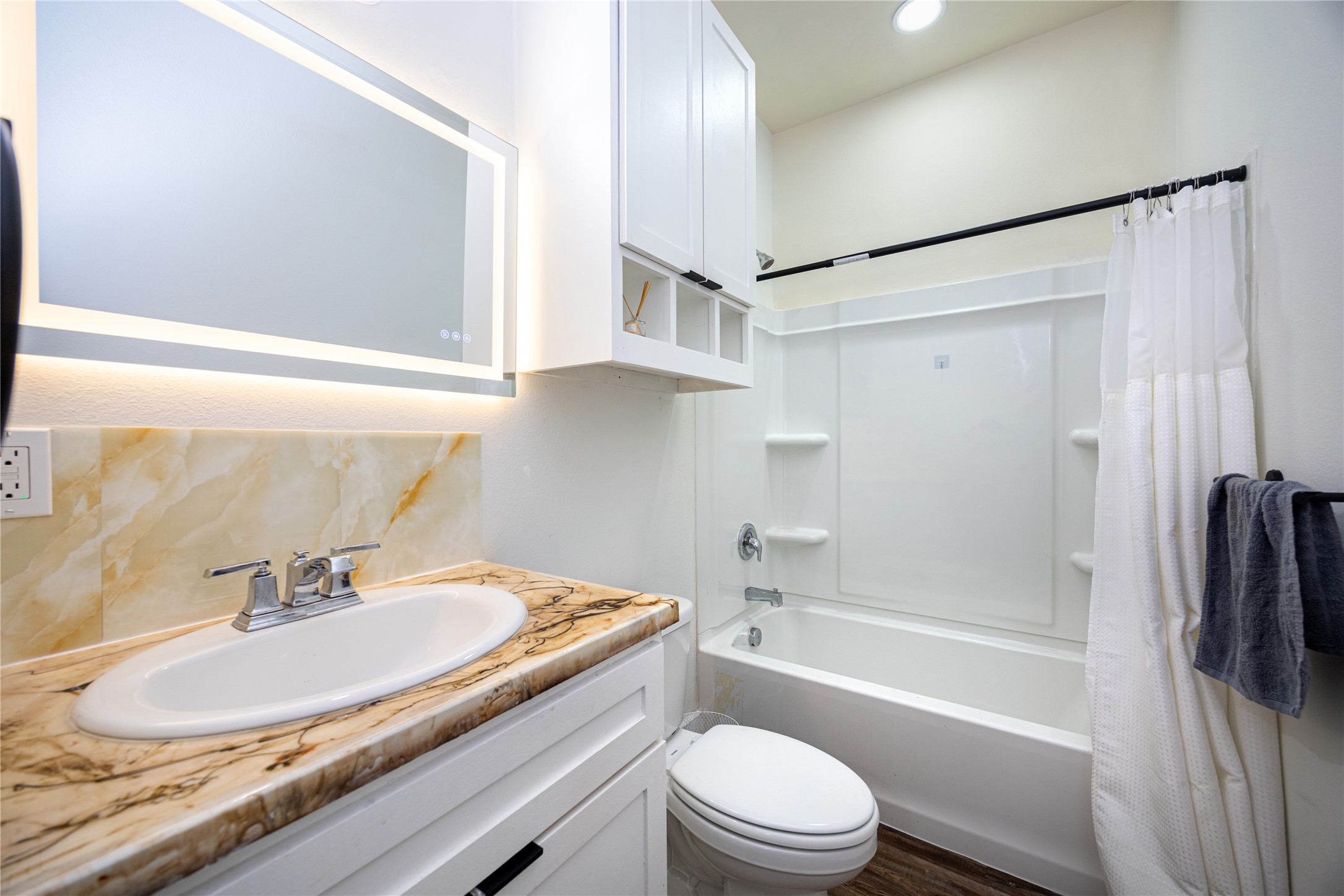 10930 Exeter Street A Property Photo 13