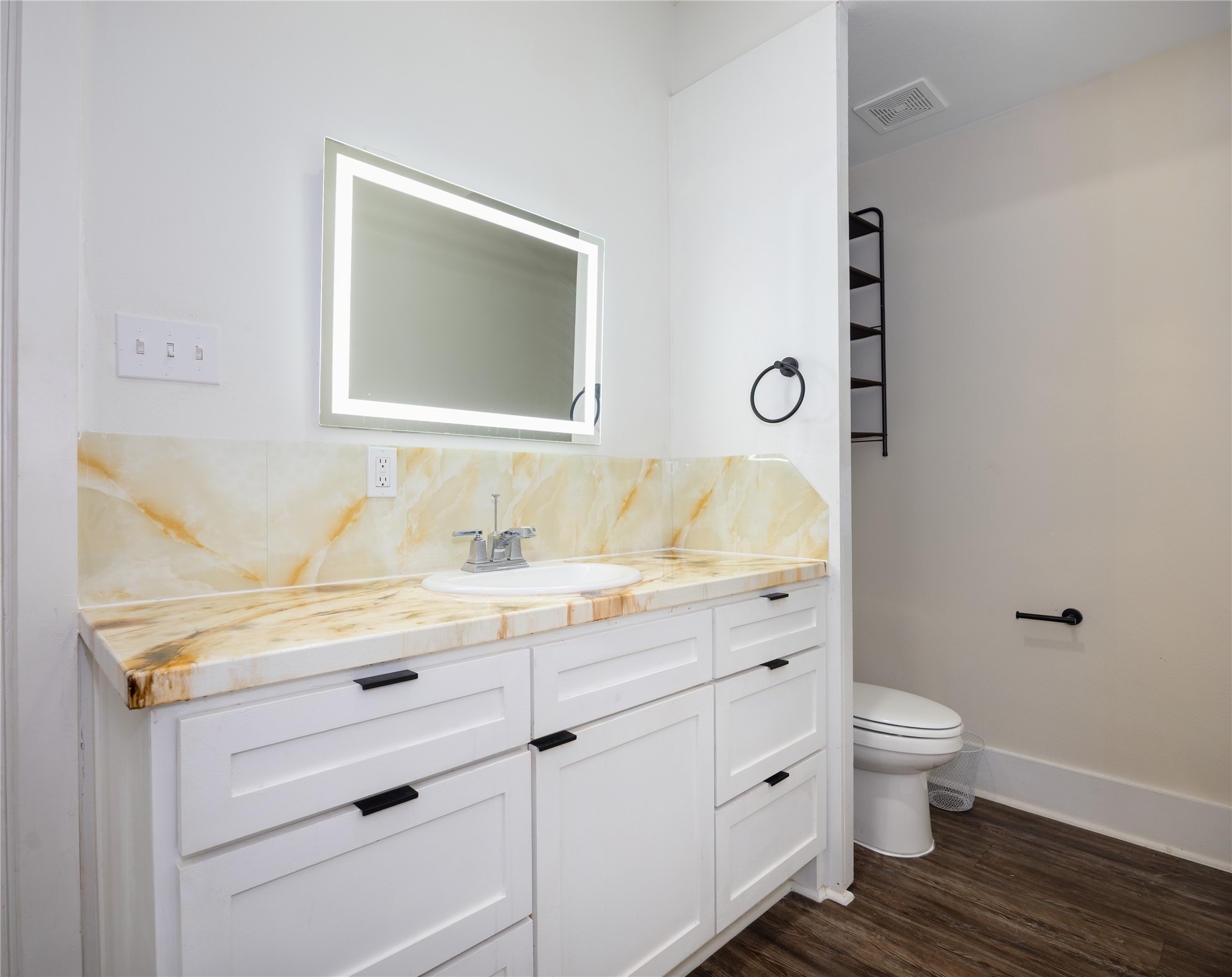 10930 Exeter Street A Property Photo 17