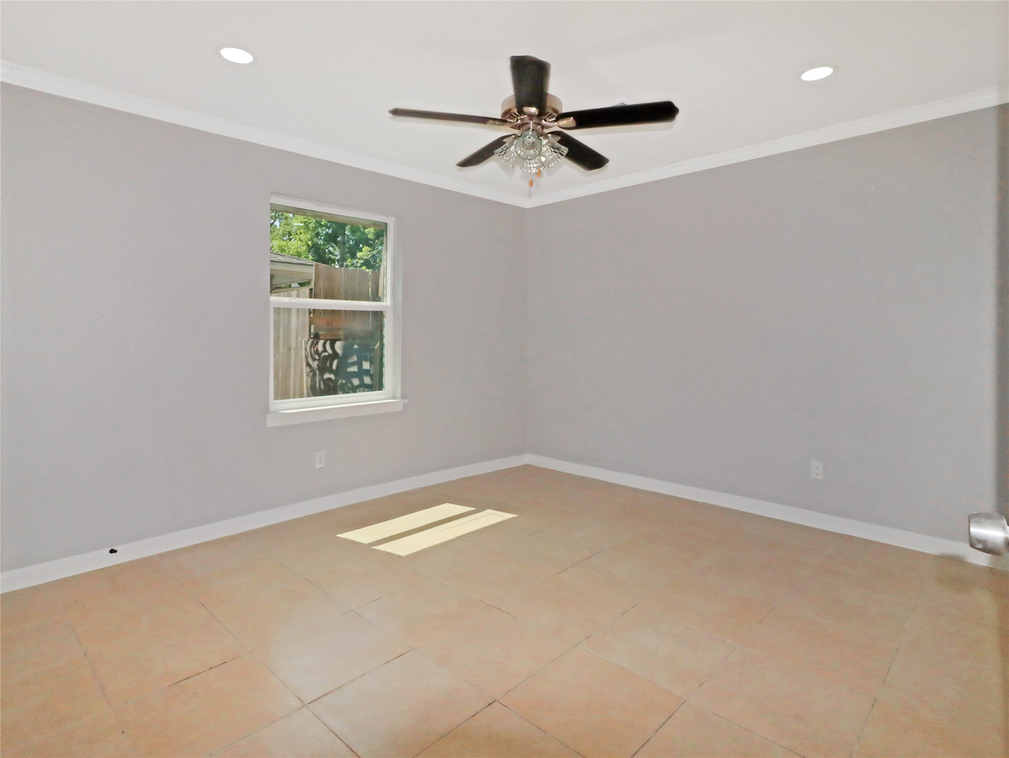 8711 Shadow Crest Street Property Photo 6