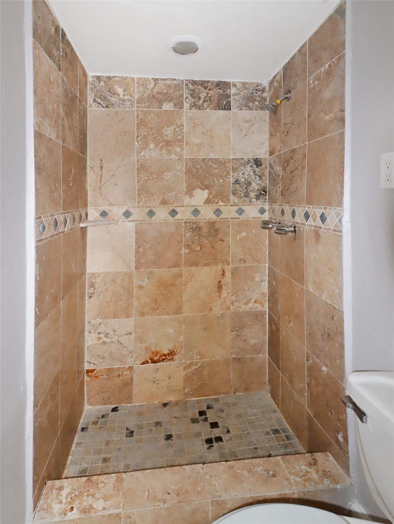 8711 Shadow Crest Street Property Photo 7